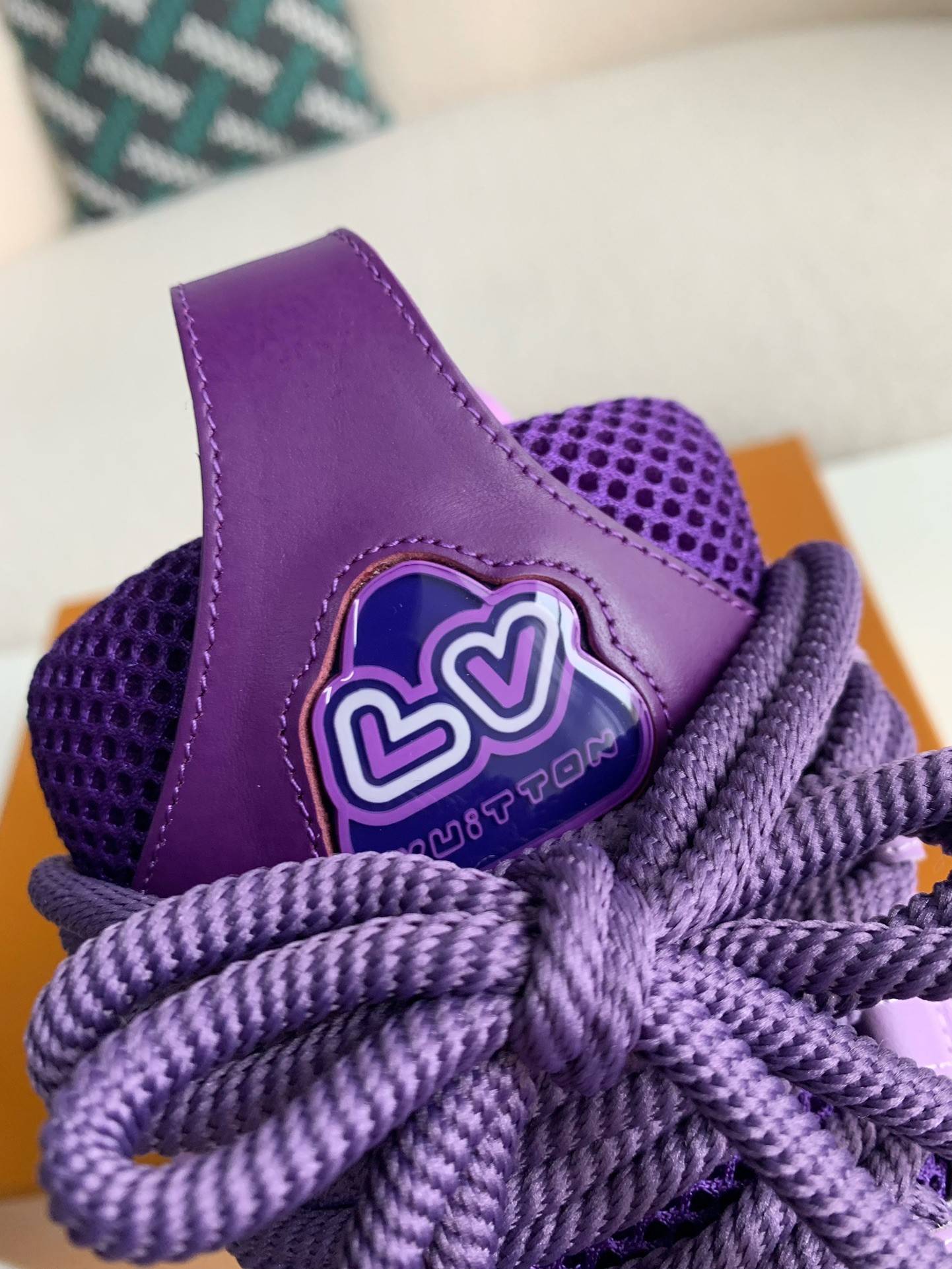 L*V RUNNER TATIC sneakers