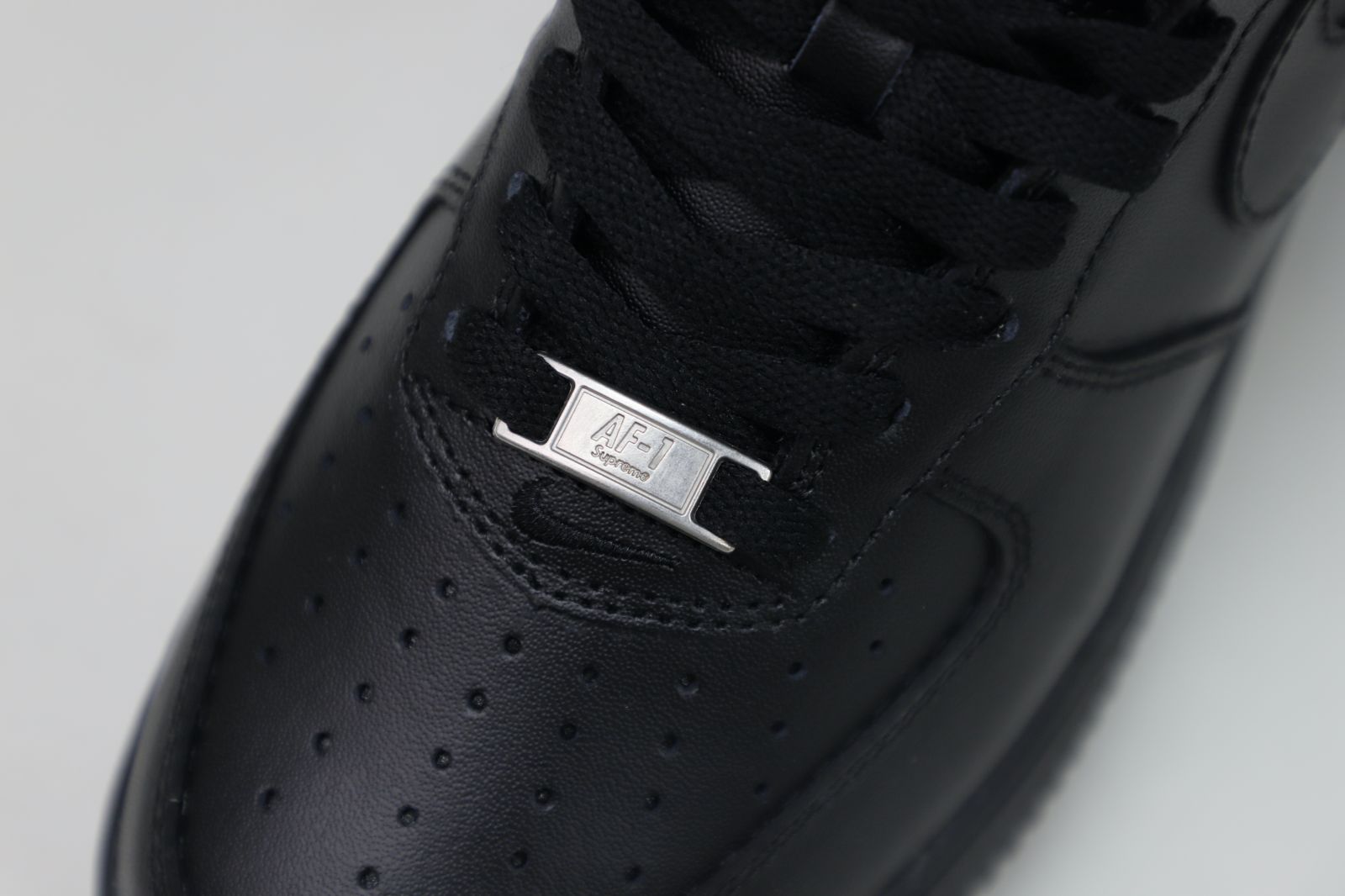 Svp*me Nike Air Force 1 Low "box logo"