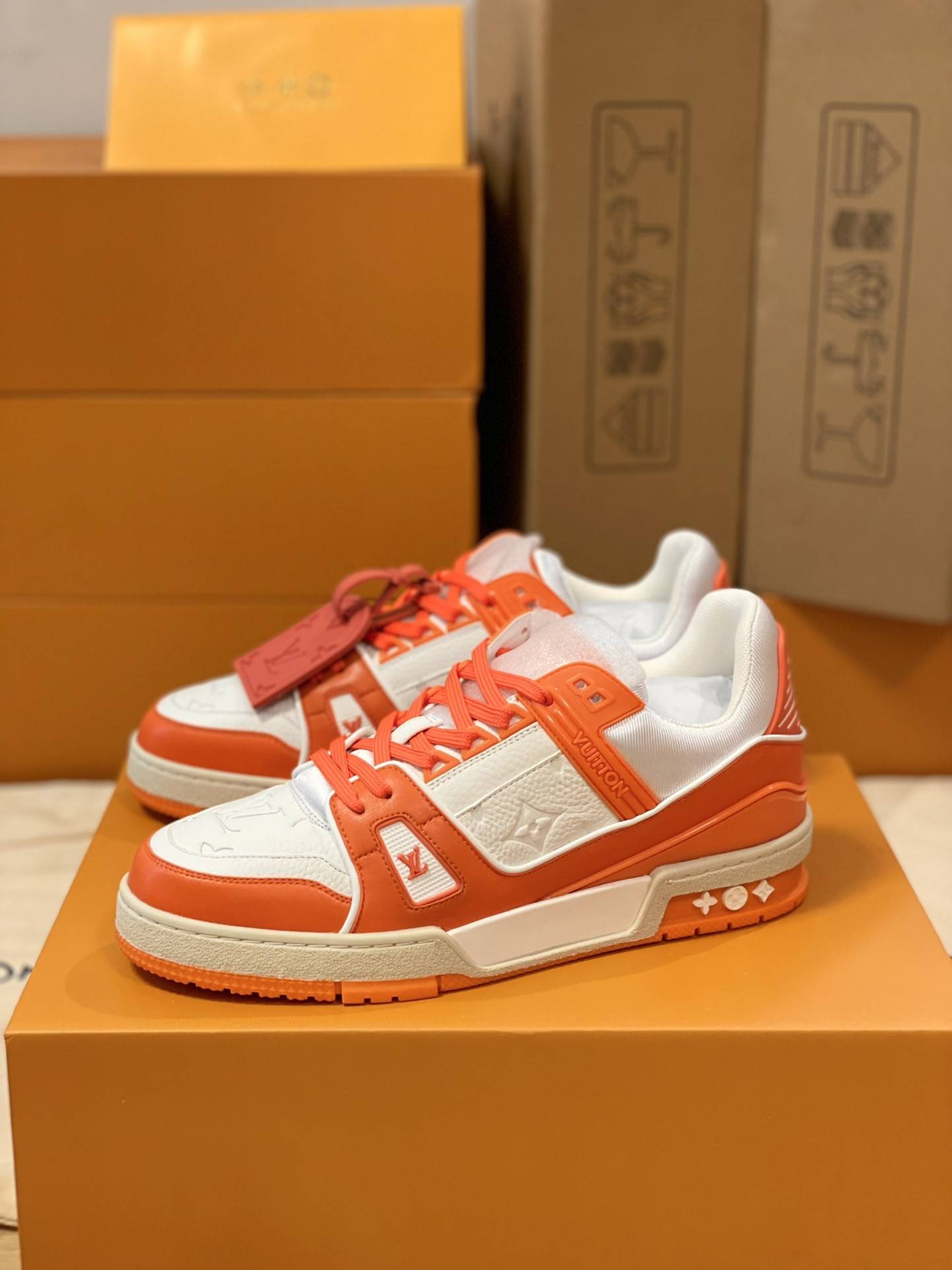 L*V TRAINER 1A5Q1C Sneakers