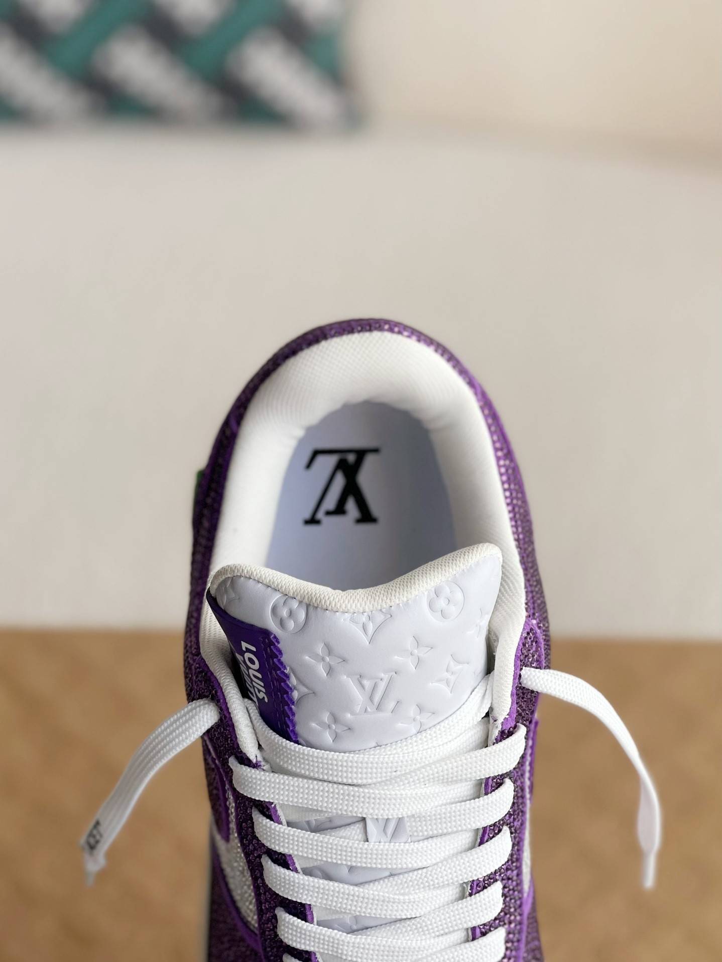 L*V × NIKE AIR FORCE 1 SNEAKER