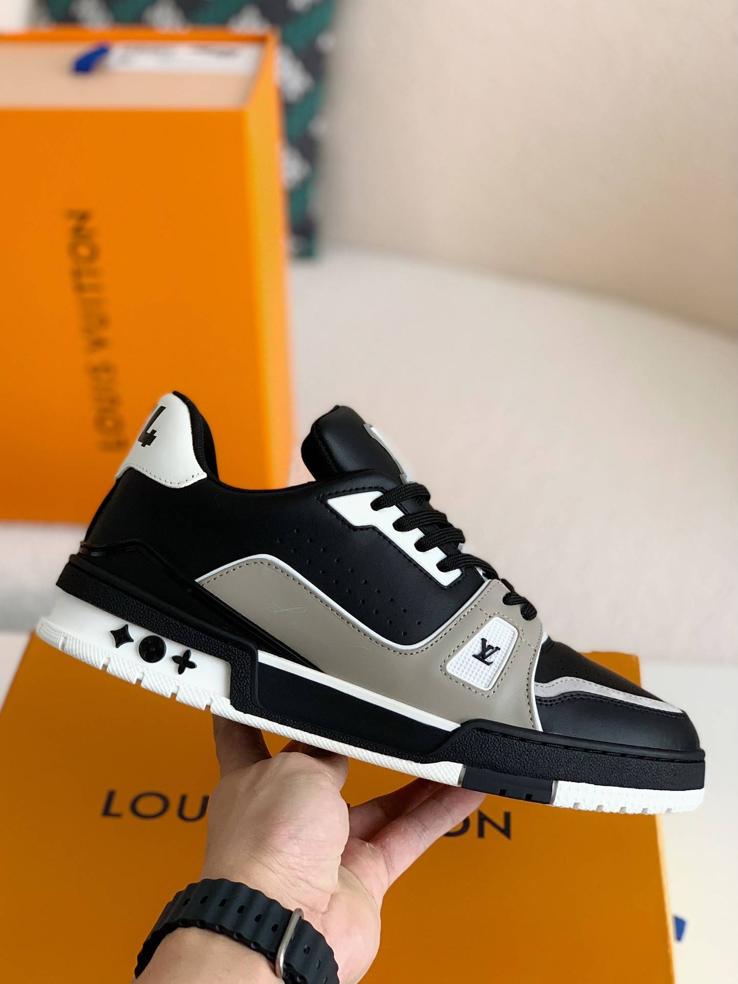 L*V TRAINER 1A9IQ5 Sneakers