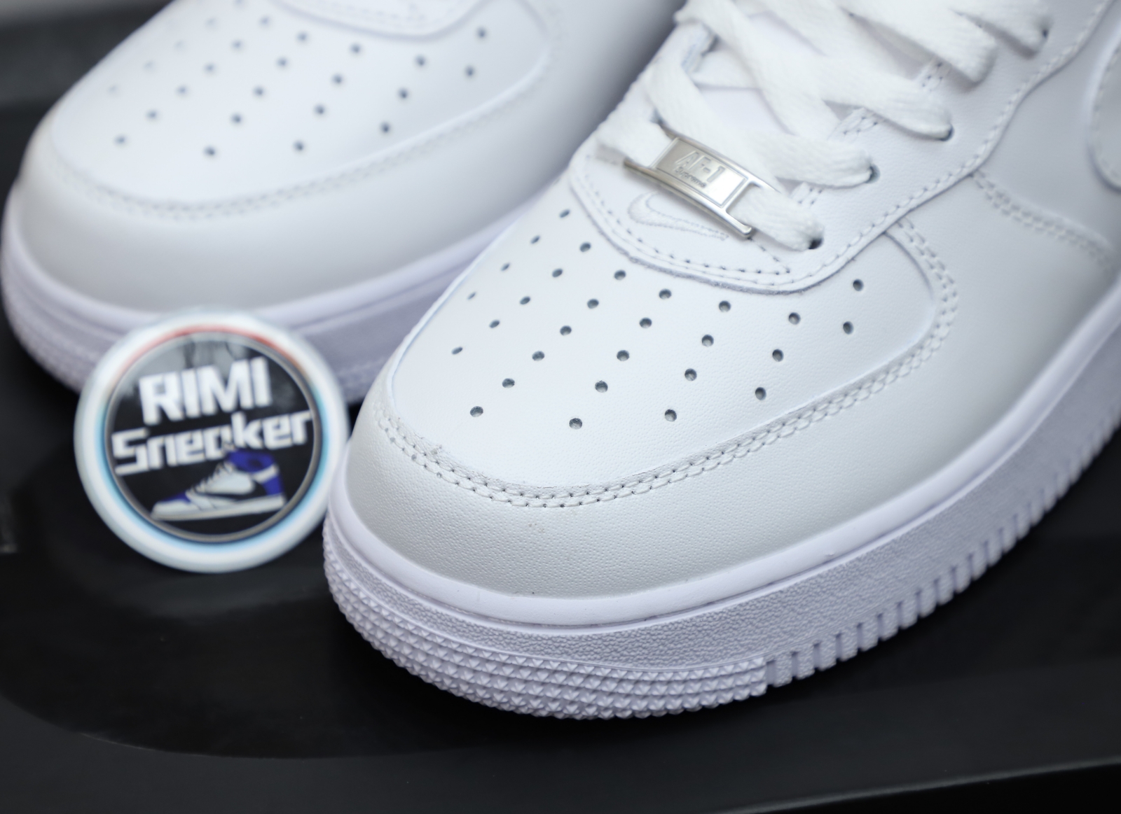 Svp*me Nike Air Force 1 Low "box logo"