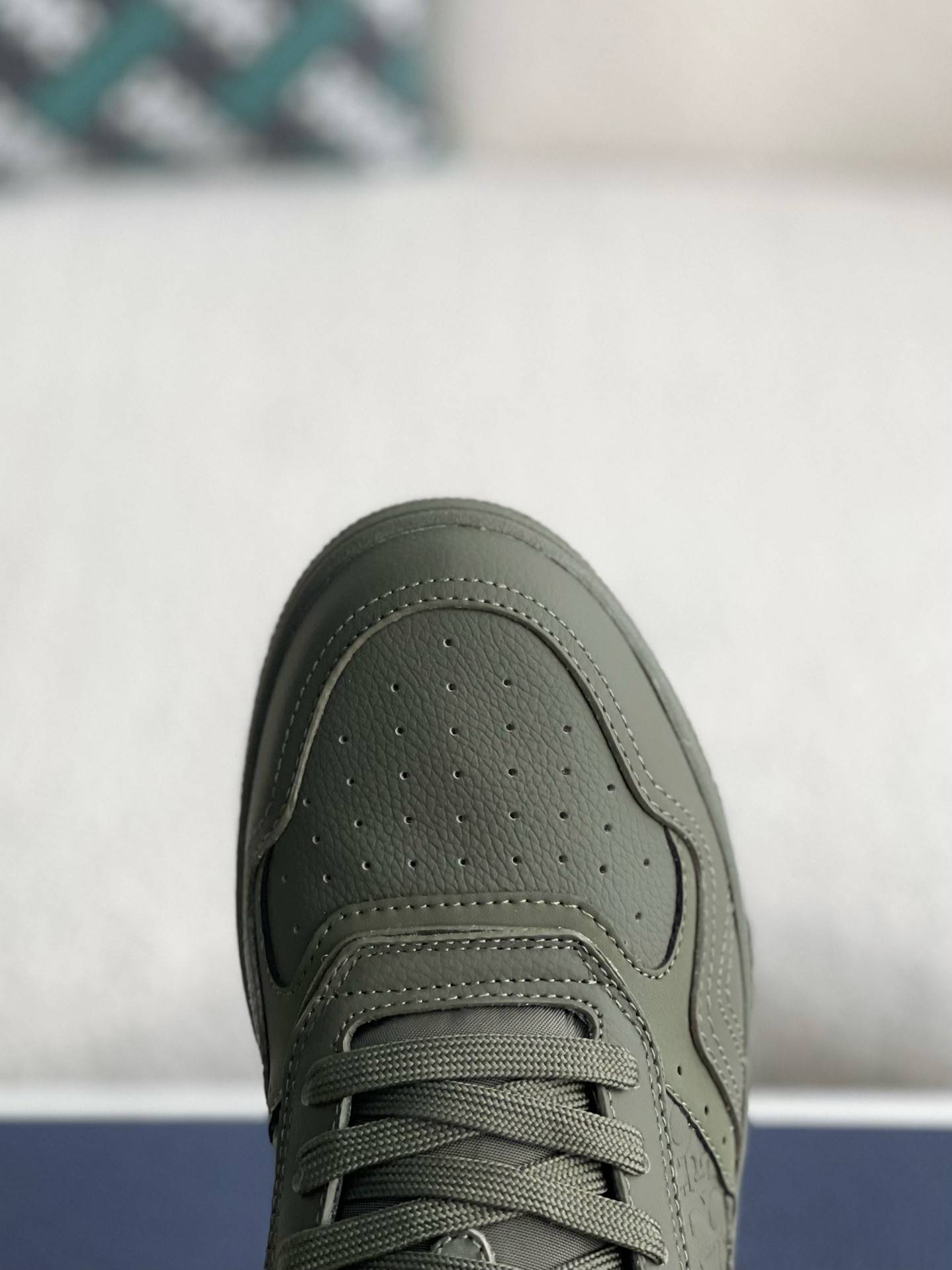 D*OR New B27 Sneaker