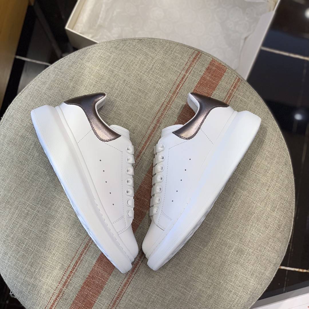 A1exa*der Mcqv*en MQ gun-black tail Sneakers