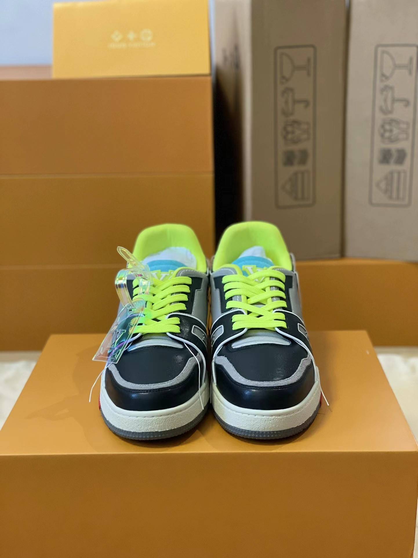 L*V TRAINER 1A9IQ5 Sneakers