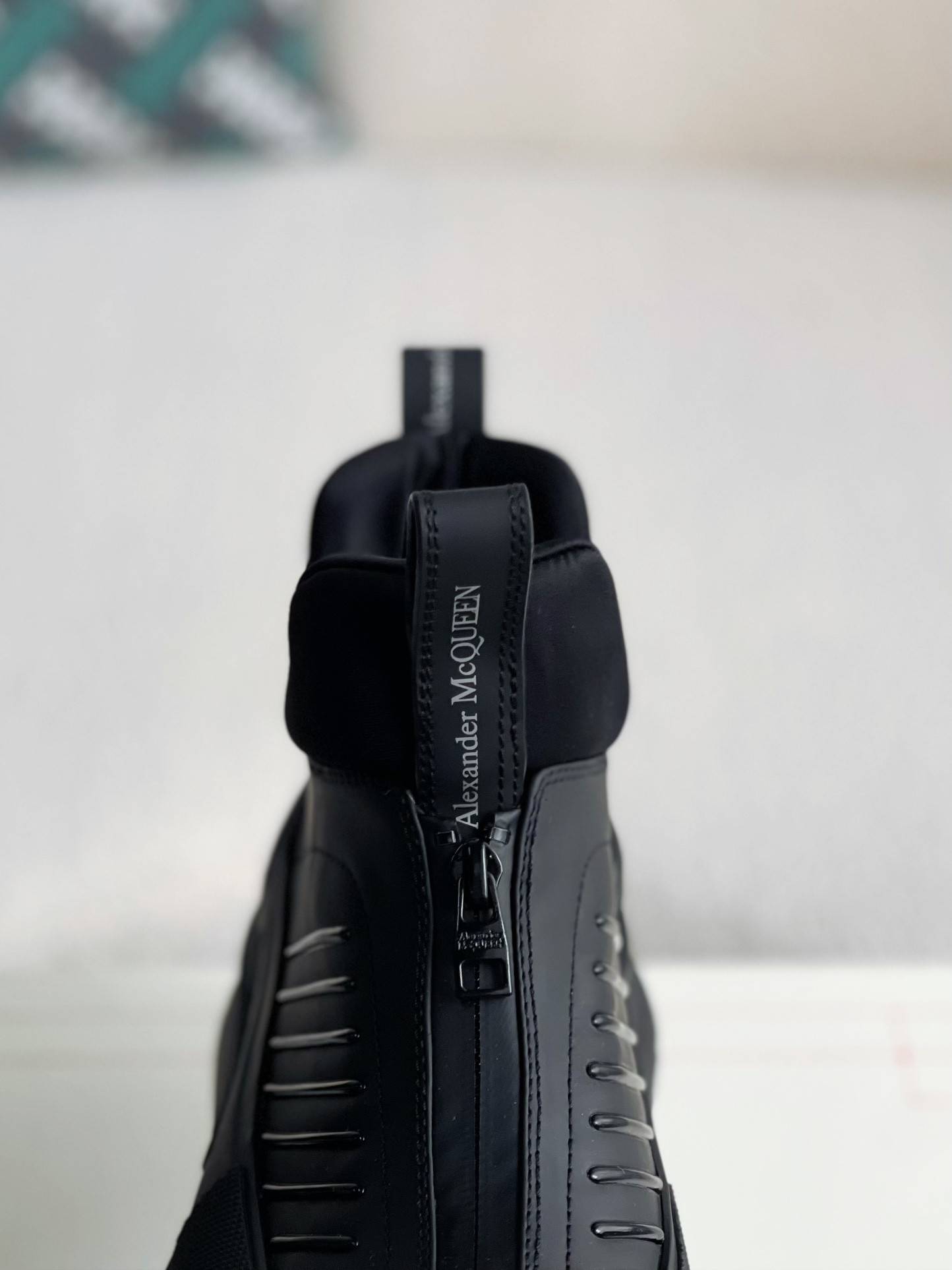 A1exa*der Mcqv*en  Sneakers