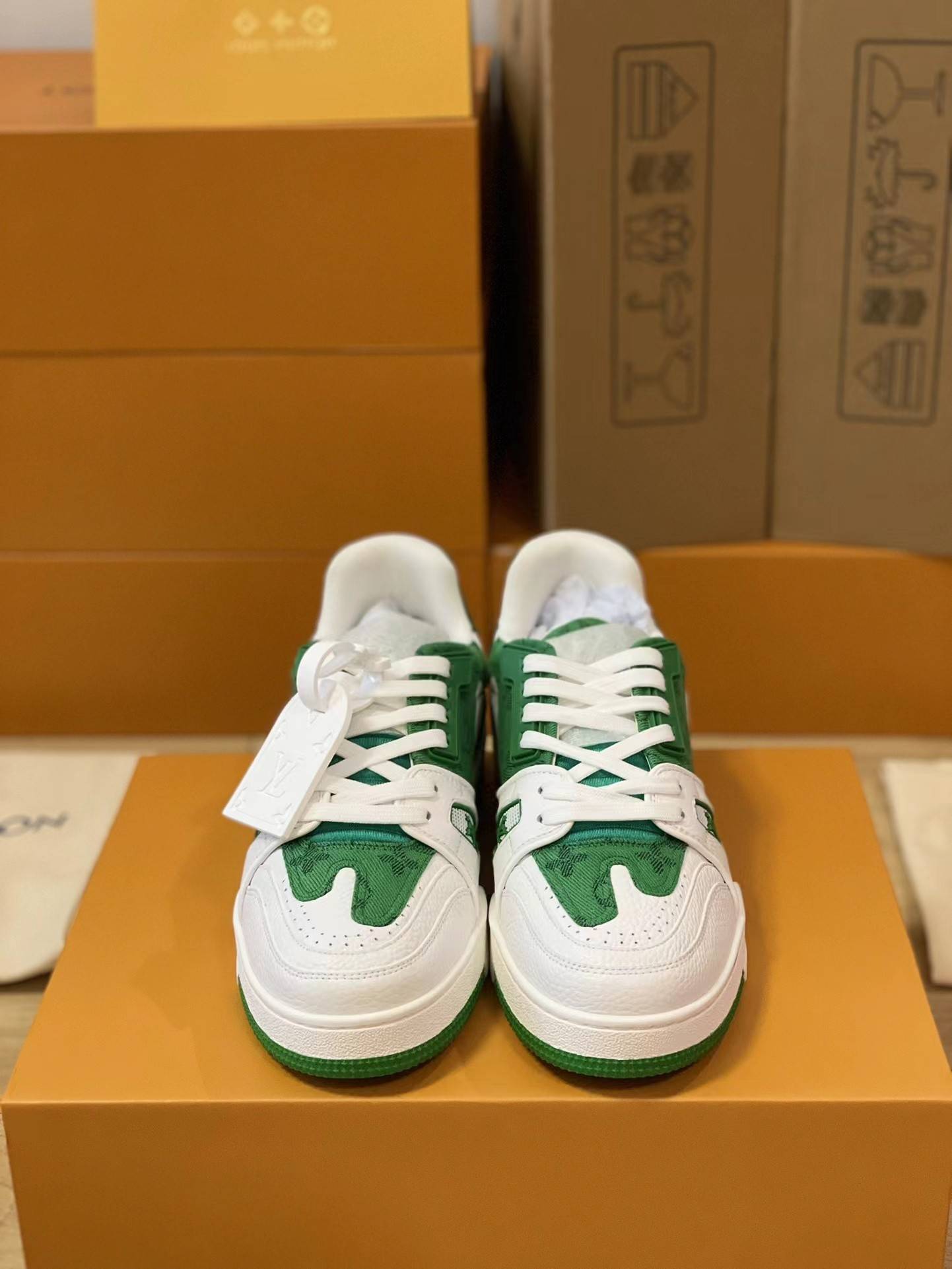 L*V TRAINER 1A9IQ5 Sneakers