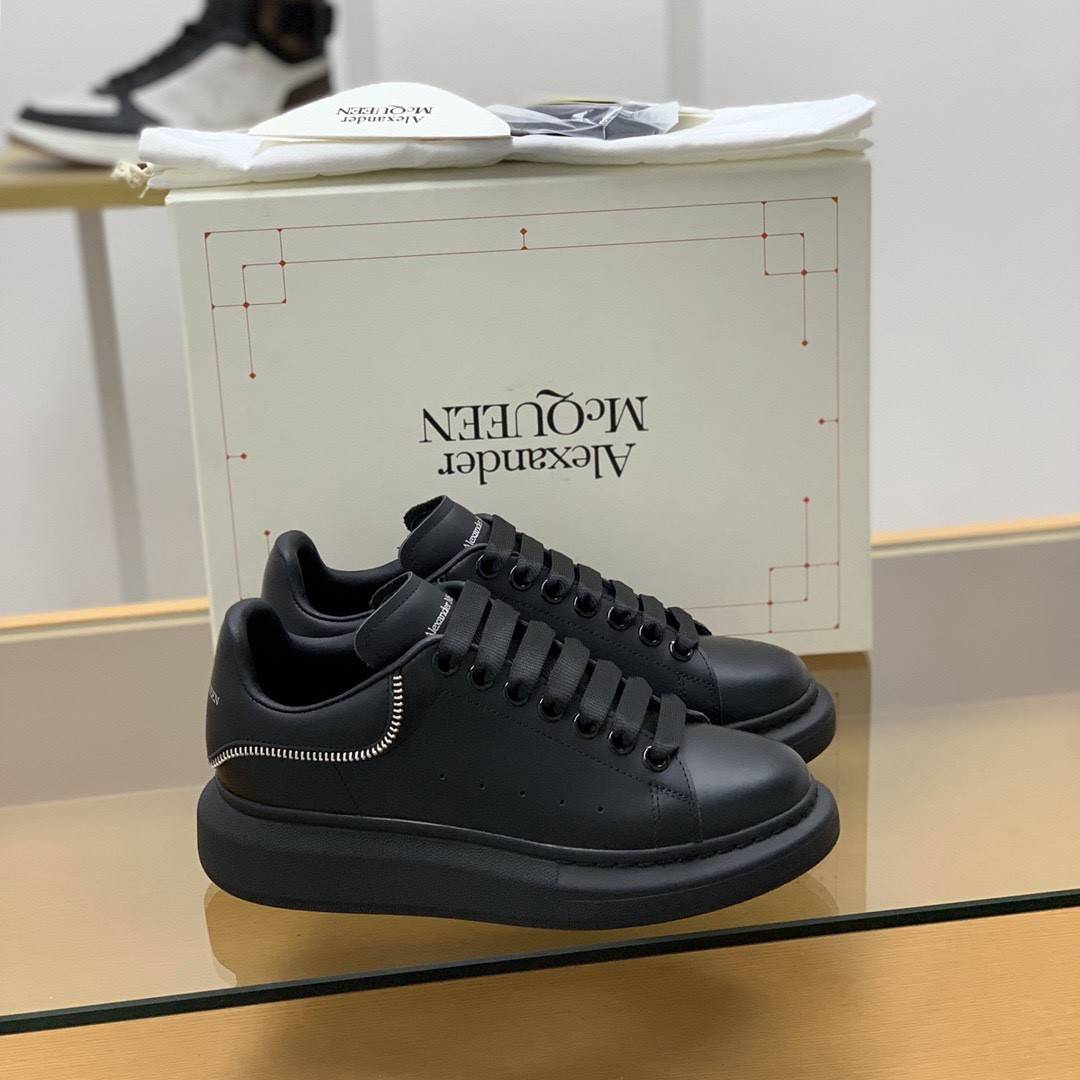 A1exa*der Mcqv*en MQ All black zip Sneakers