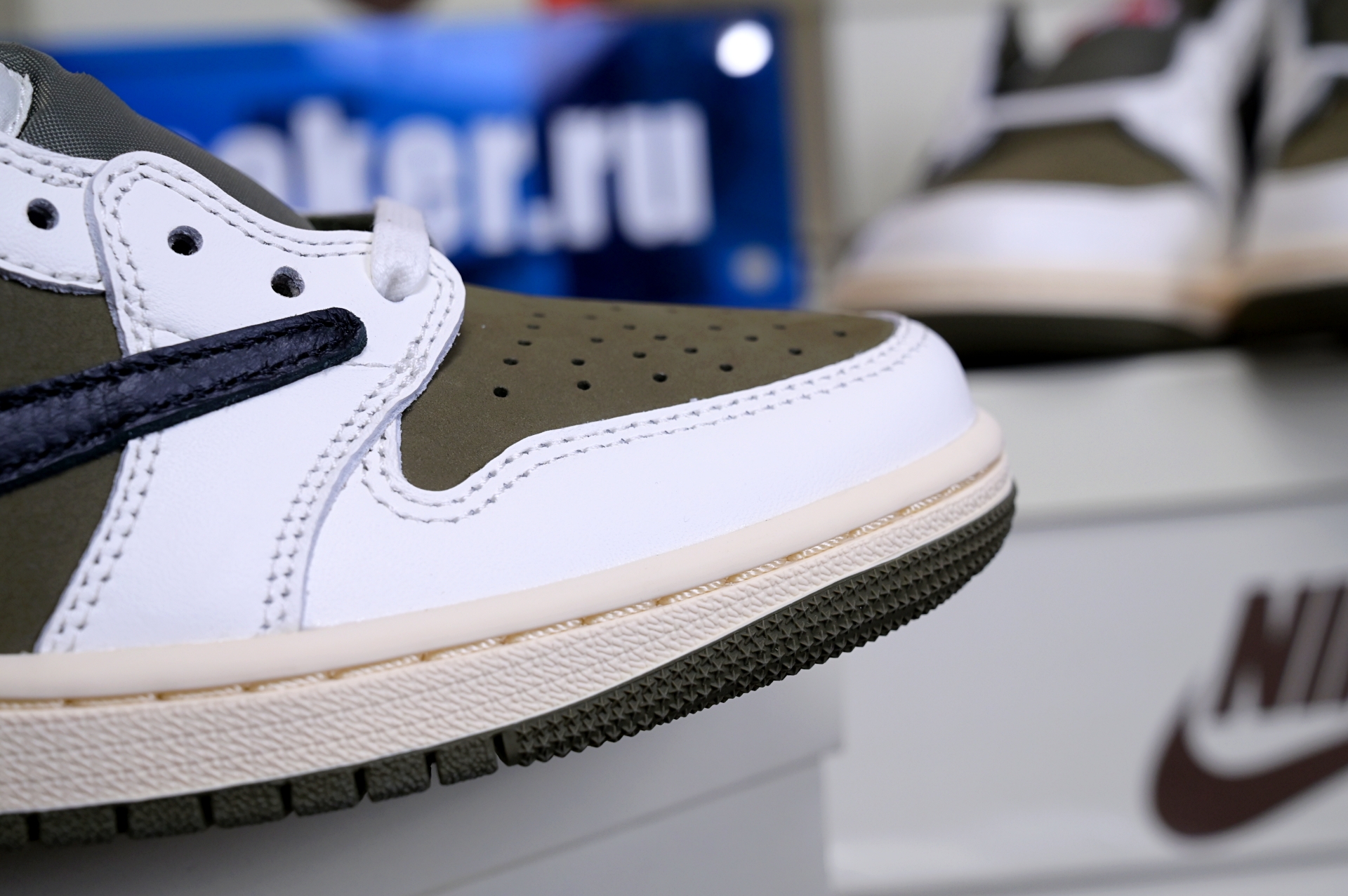 Travis Scott x Jordan Air Jordan 1 Low OG “Medium Olive”