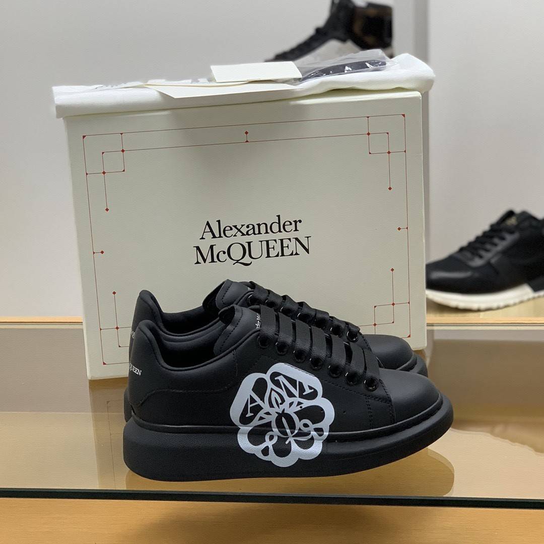 A1exa*der Mcqv*en MQ 3D black bloom Sneakers