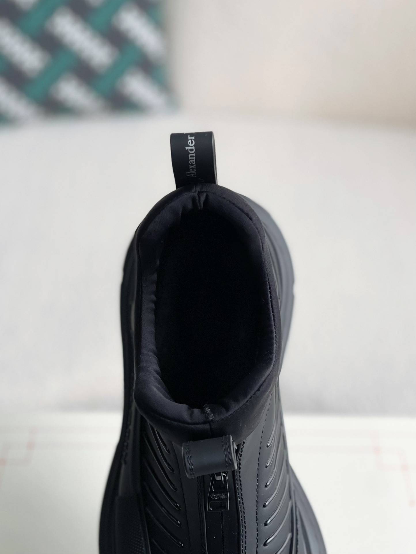 A1exa*der Mcqv*en  Sneakers