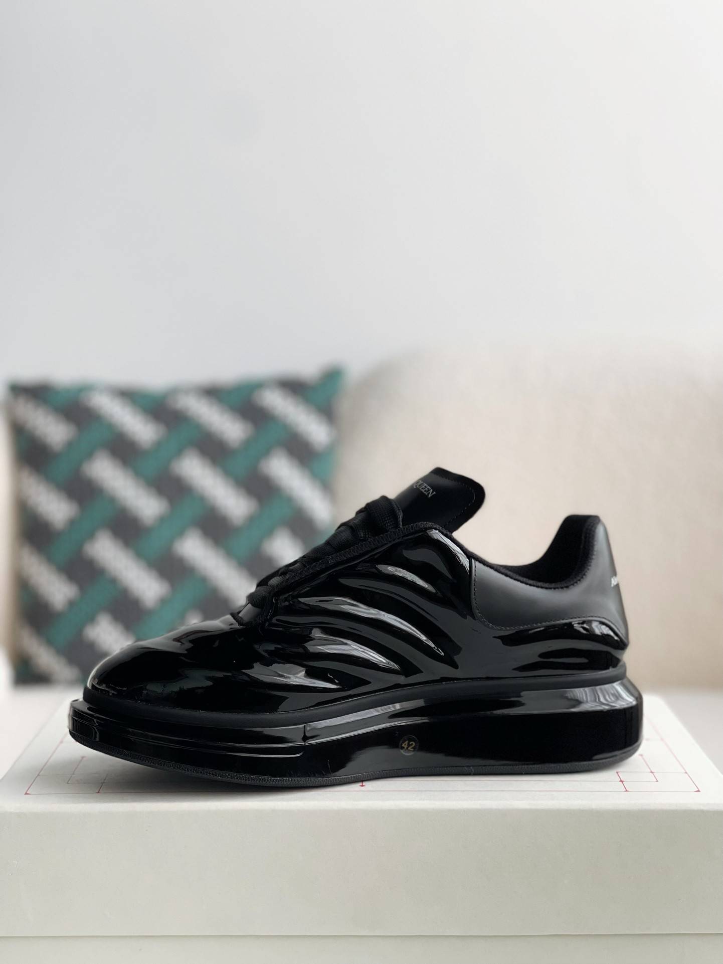 A1exa*der Mcqv*en MQ golden cowhide tail Air cushion bottom Sneakers