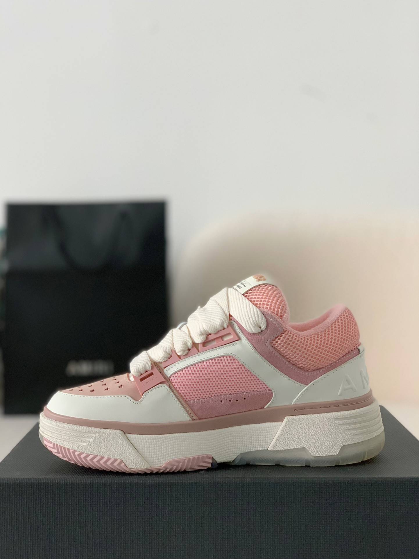 A*RI Sneakers