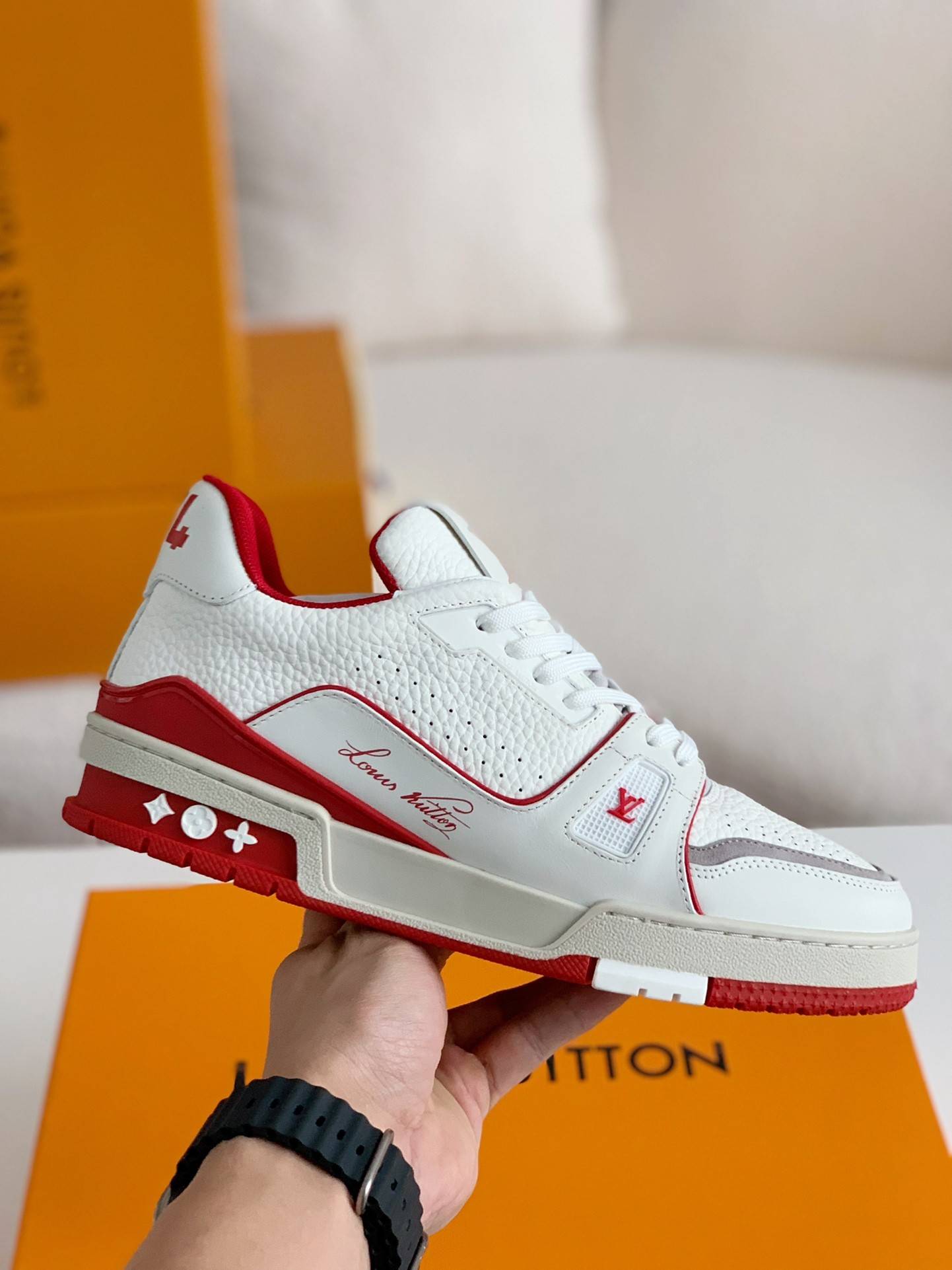 L*V TRAINER Sneakers