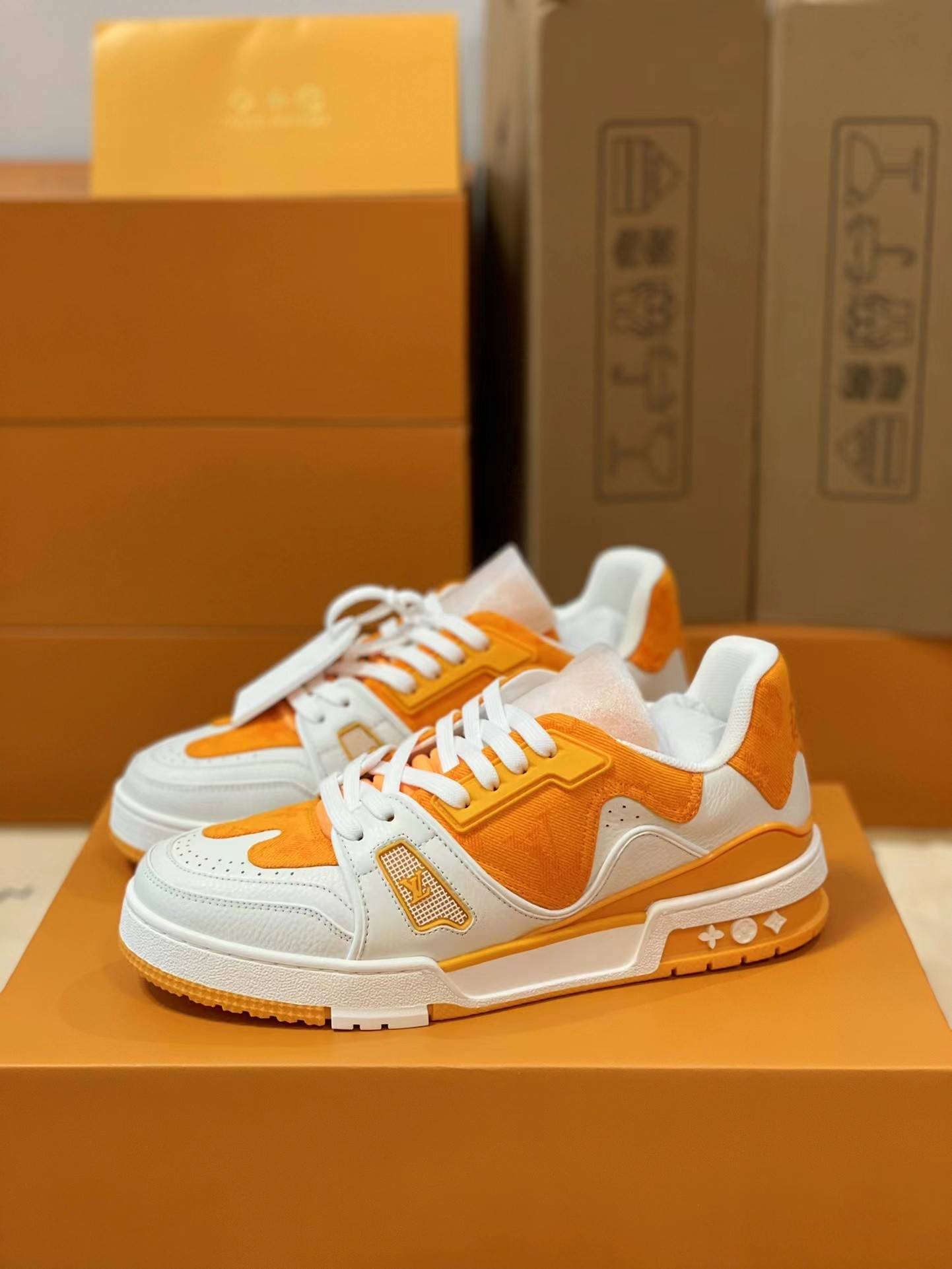 L*V TRAINER 1A9IQ5 Sneakers