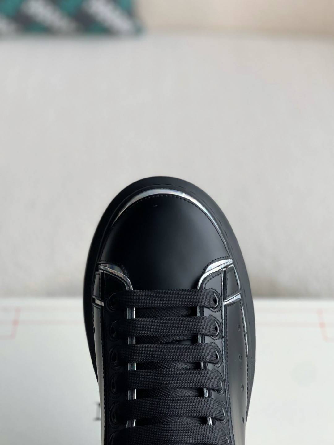 A1exa*der Mcqv*en MQ golden cowhide tail Air cushion bottom Sneakers