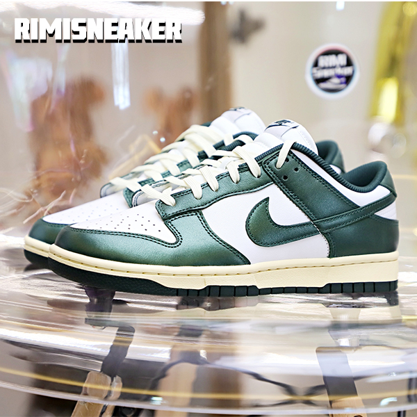 NIKE WMNS DUNK LOW 'VINTAGE GREEN'
