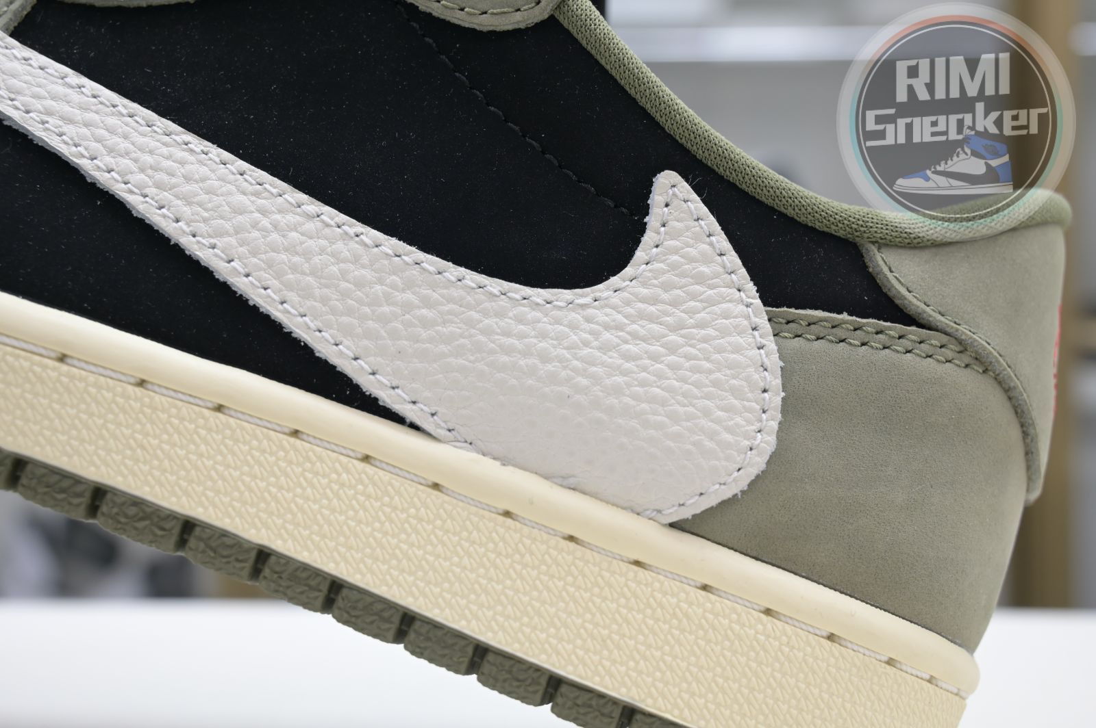 Travis Scott x Jordan Air Jordan 1 Low OG 7.0 Black Olive DM7866-002