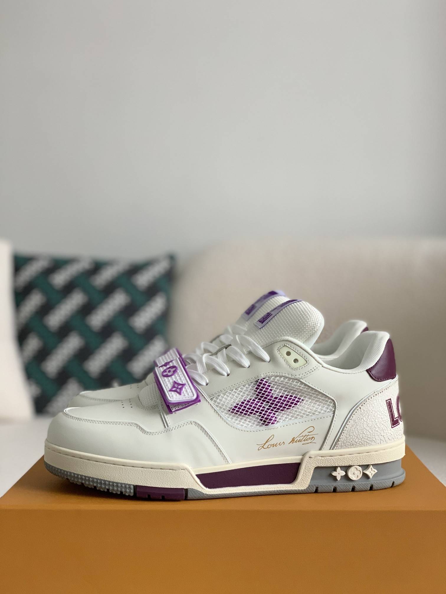 L*V TRAINER 1A98UX Sneakers Fall/Winter