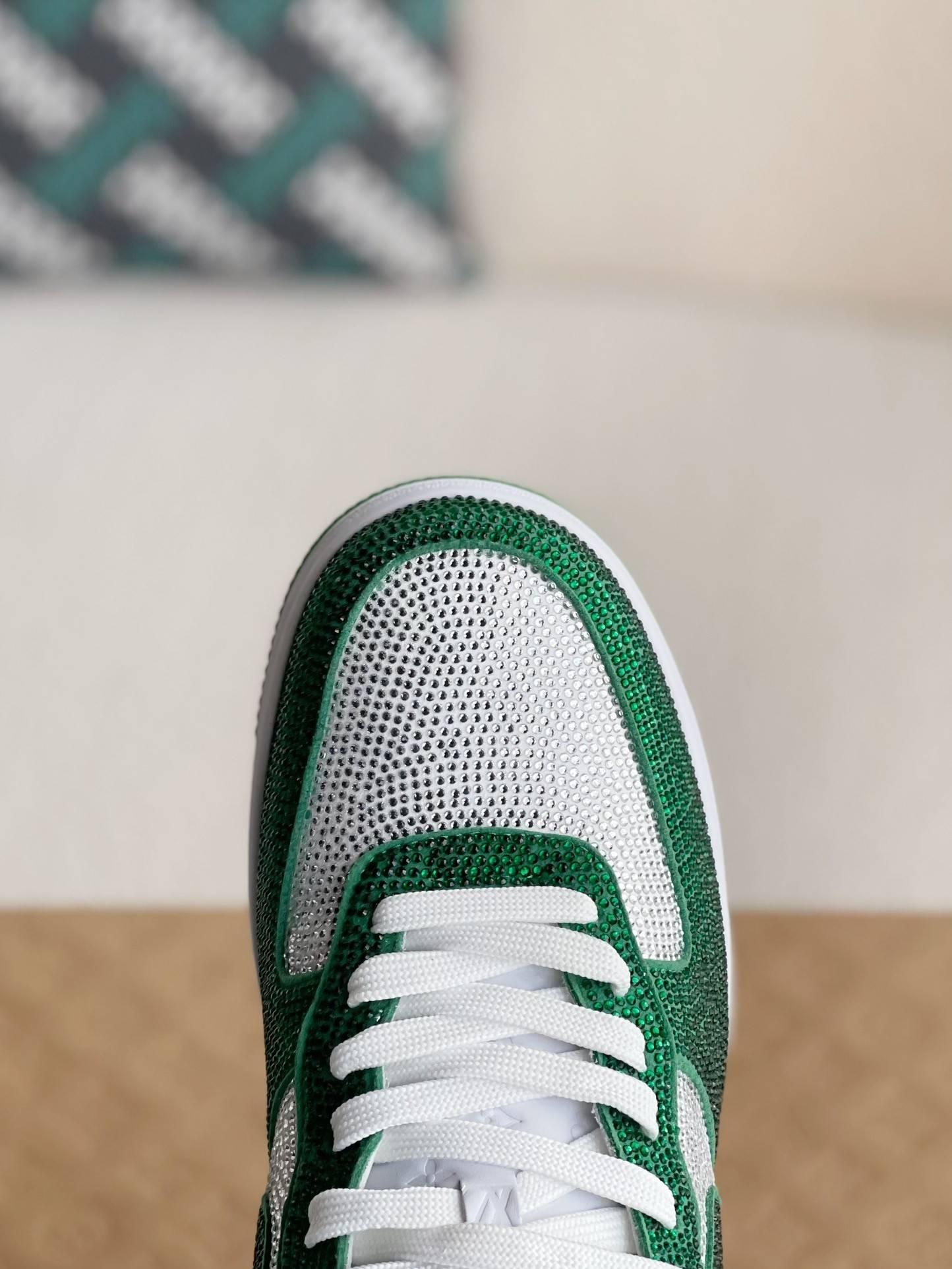 L*V × NIKE AIR FORCE 1 SNEAKER