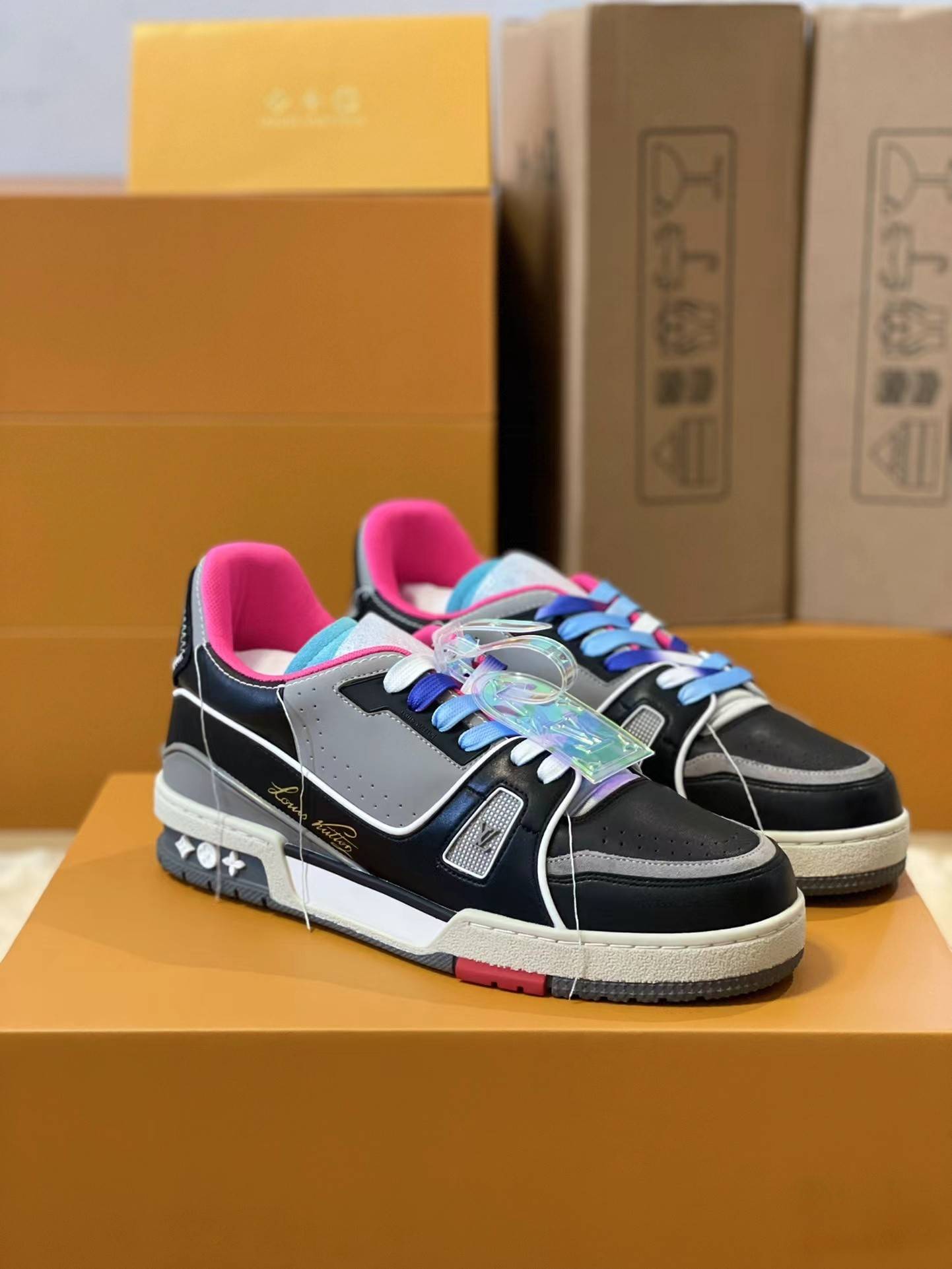 L*V TRAINER 1A9IQ5 Sneakers