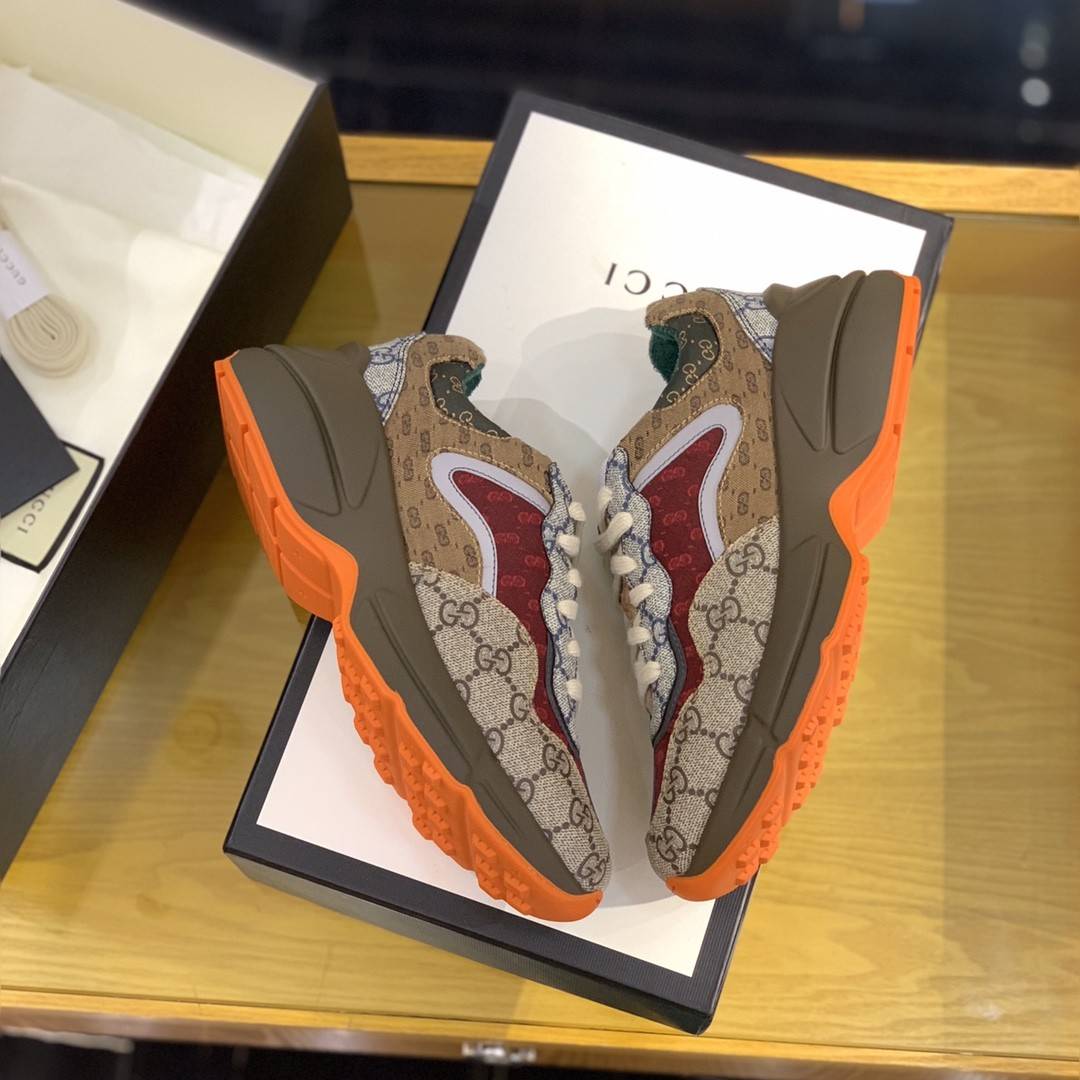 GU*IRetro Clunky Sneaker