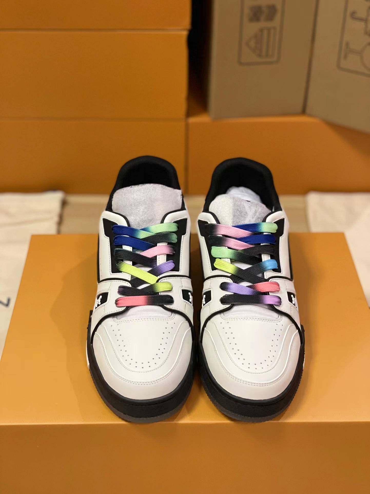 L*V TRAINER 1A9IQ5 Sneakers