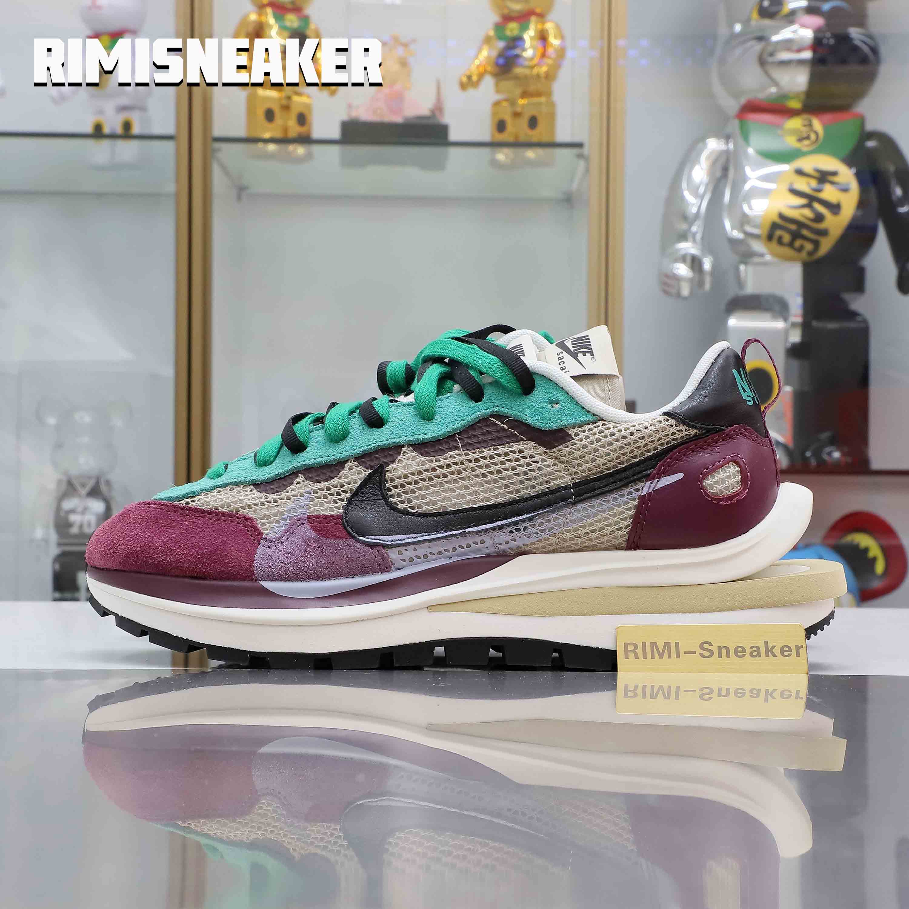 SACAI X VAPORWAFFLE SP 'VILLAIN RED'