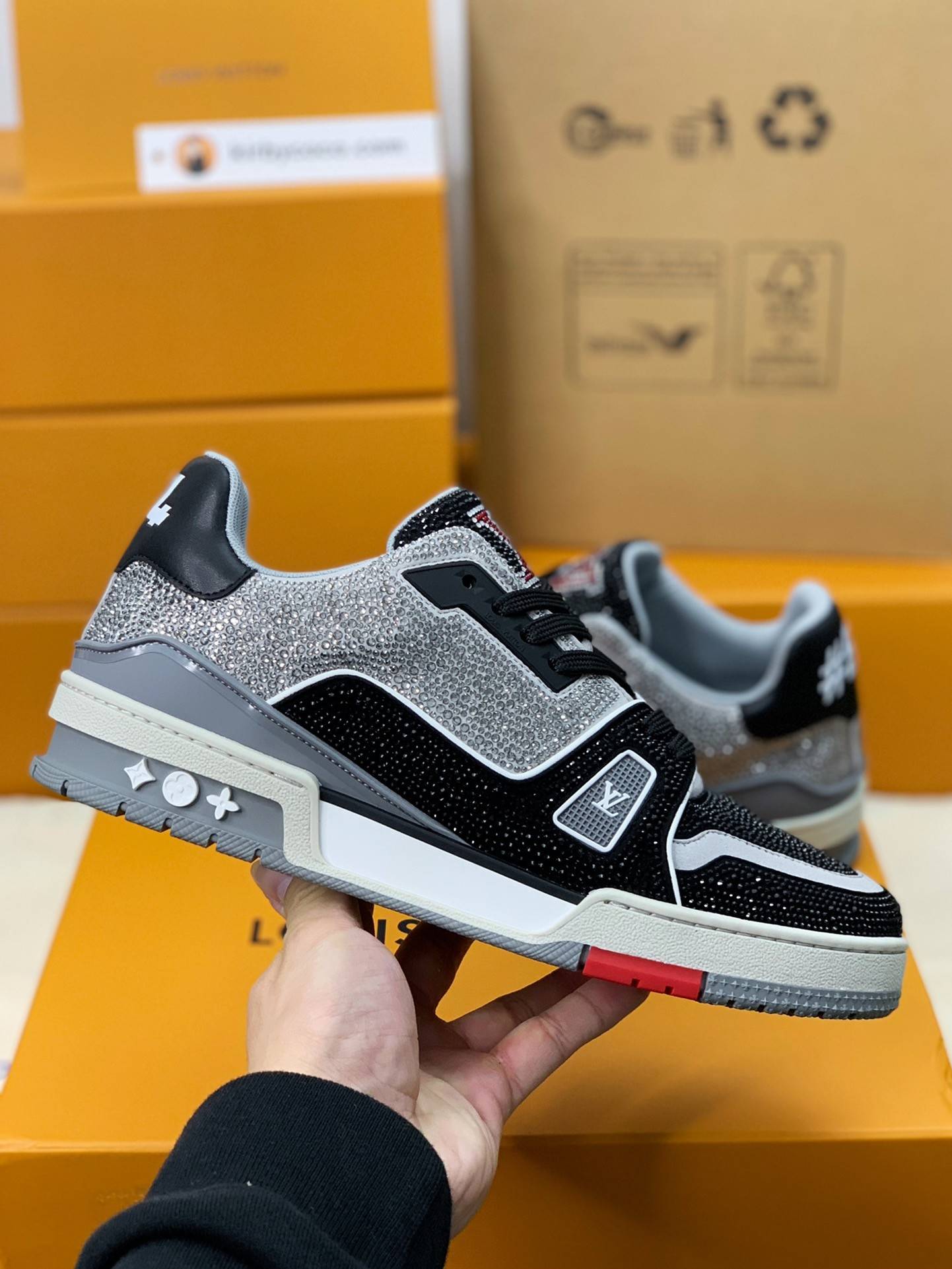 L*V TRAINER Sneakers