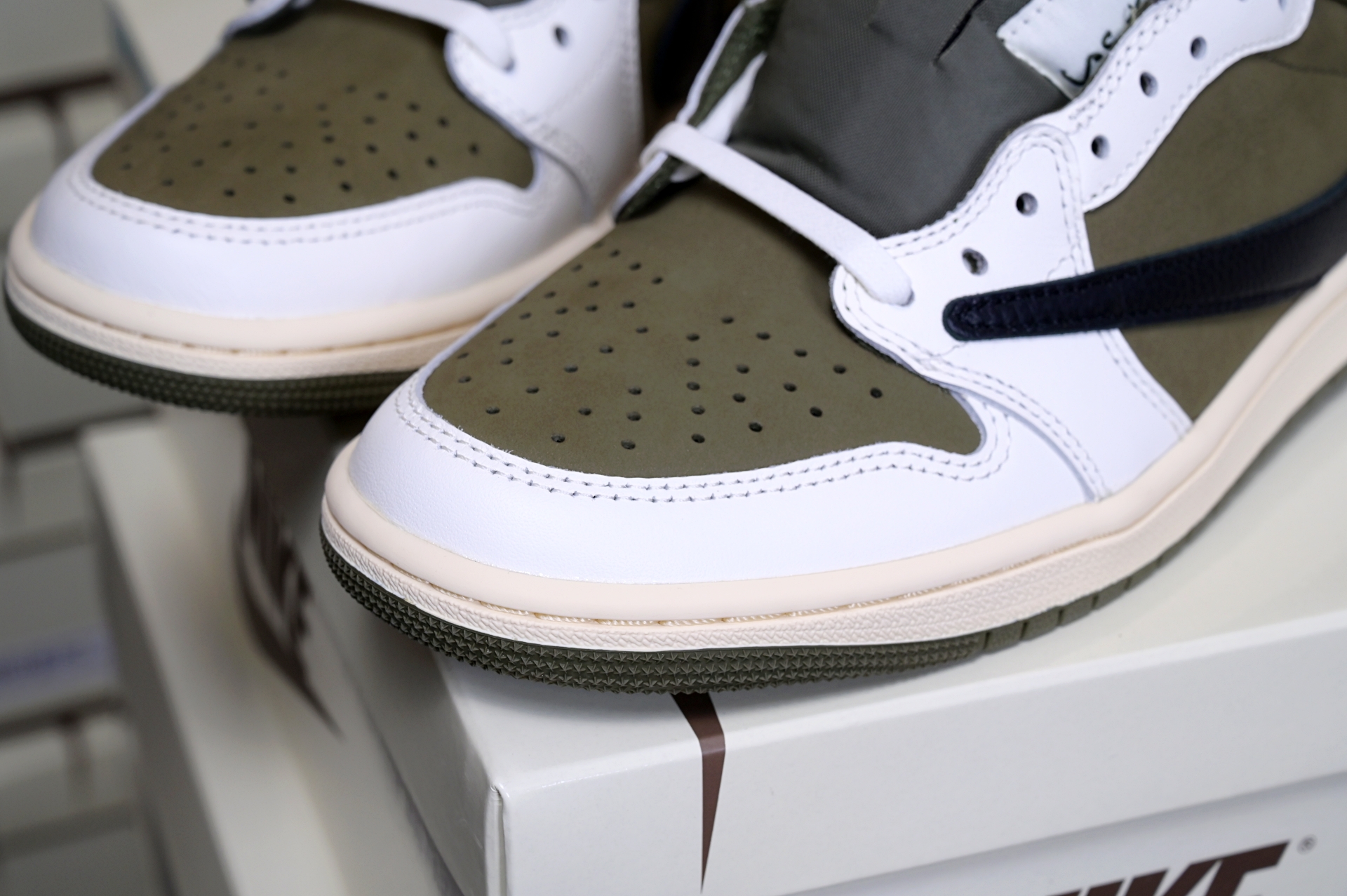 Travis Scott x Jordan Air Jordan 1 Low OG “Medium Olive”