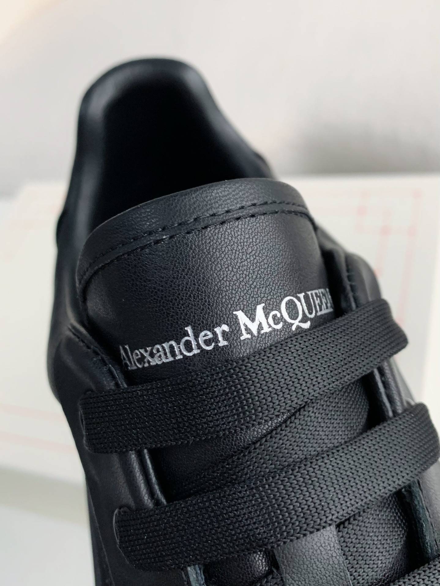 A1exa*der Mcqv*en  Sneakers