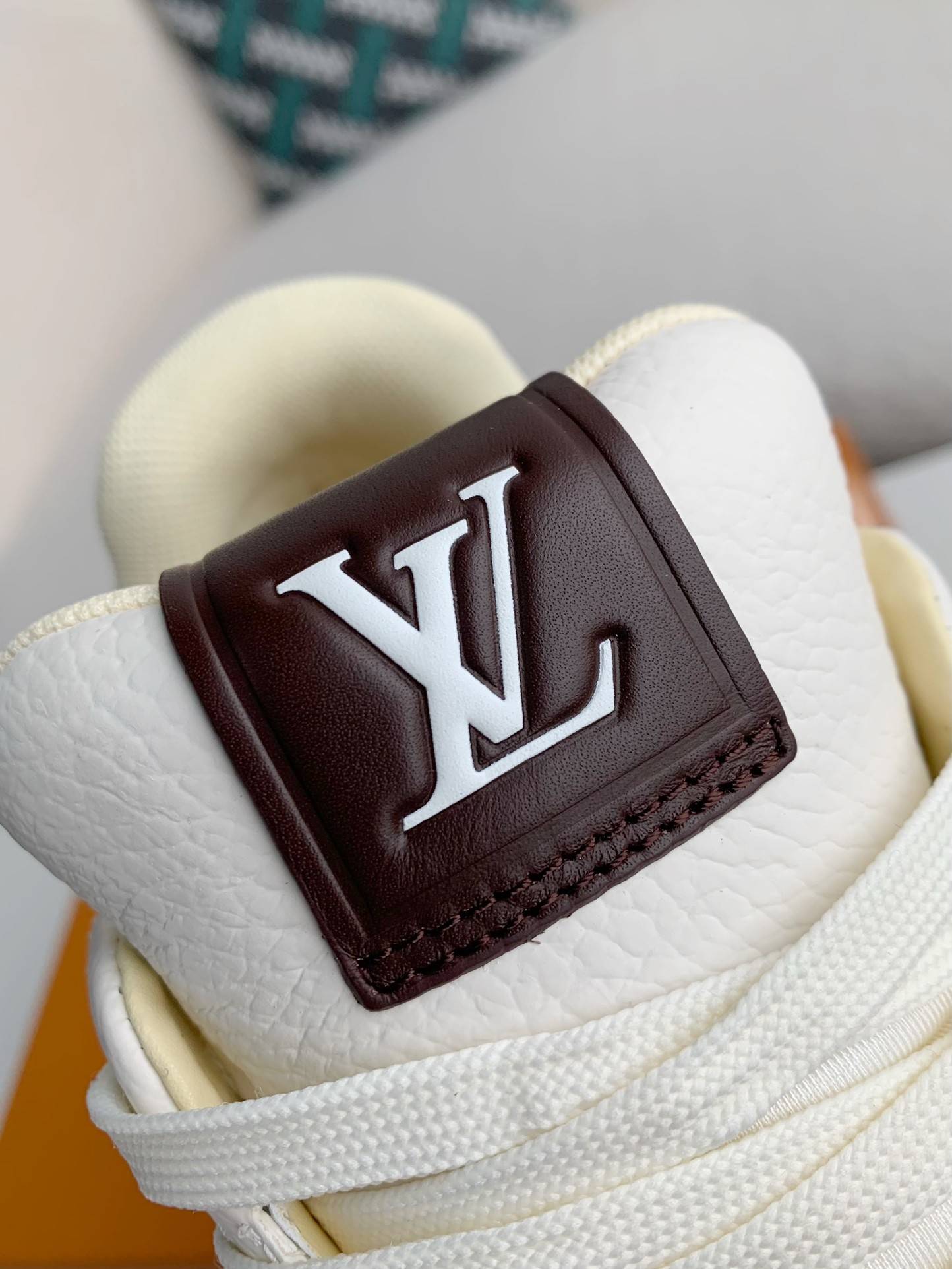 L*V TRAINER SNEAKERS