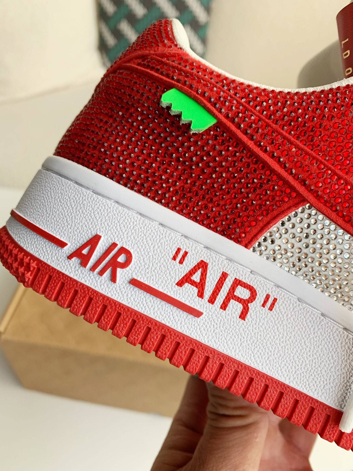 L*V × NIKE AIR FORCE 1 SNEAKER