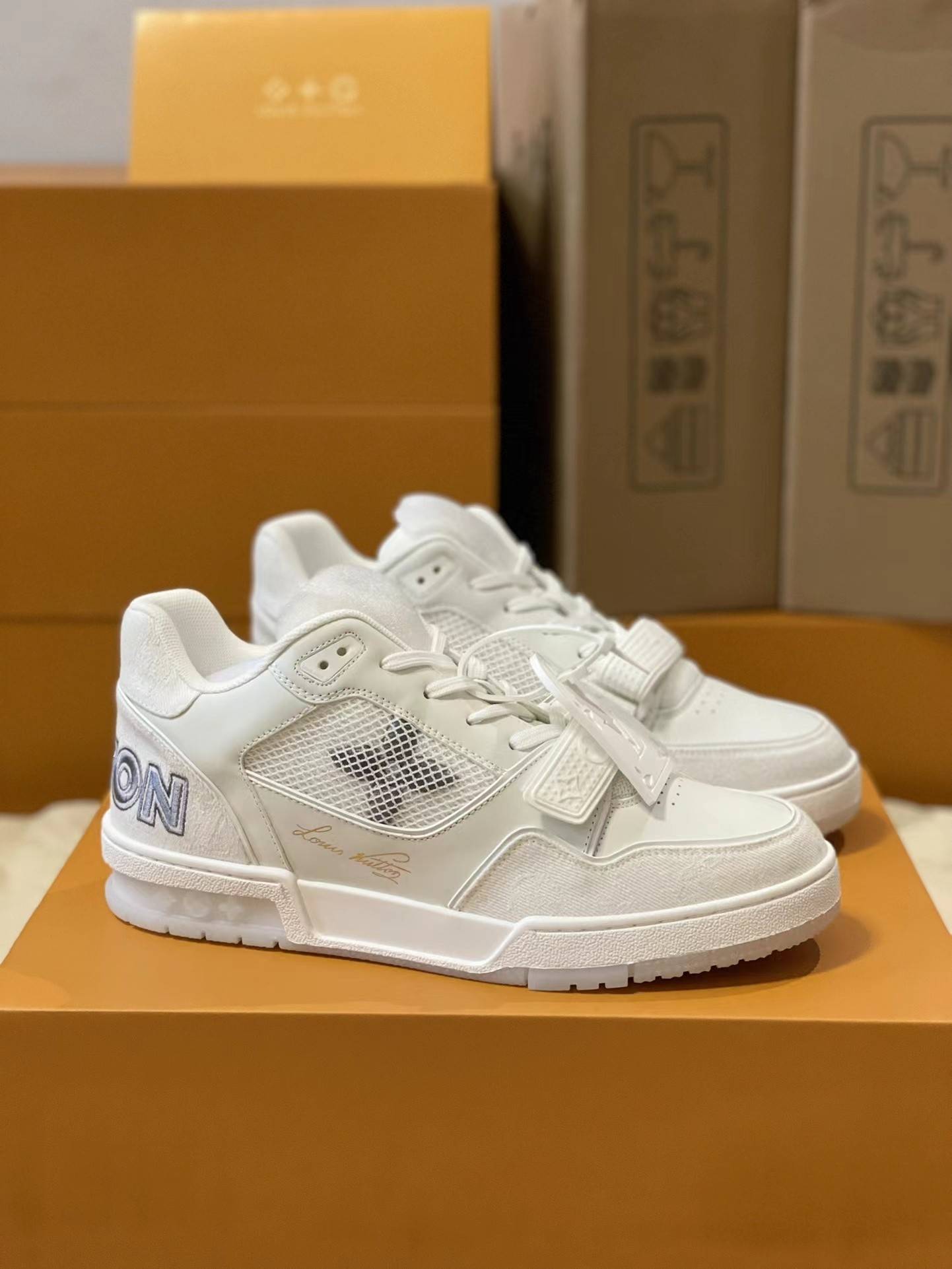 L*V TRAINER 1A9IQ5 Sneakers Fall/Winter