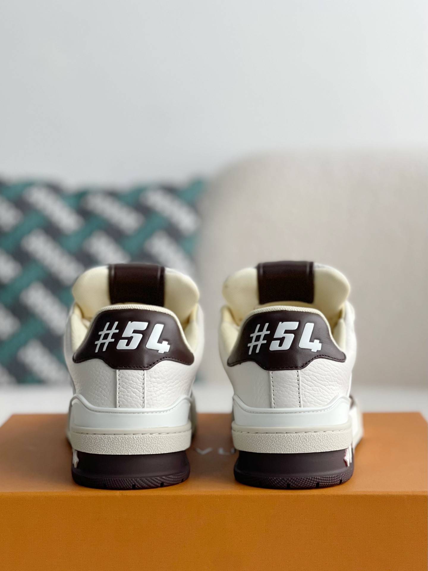 L*V TRAINER SNEAKERS