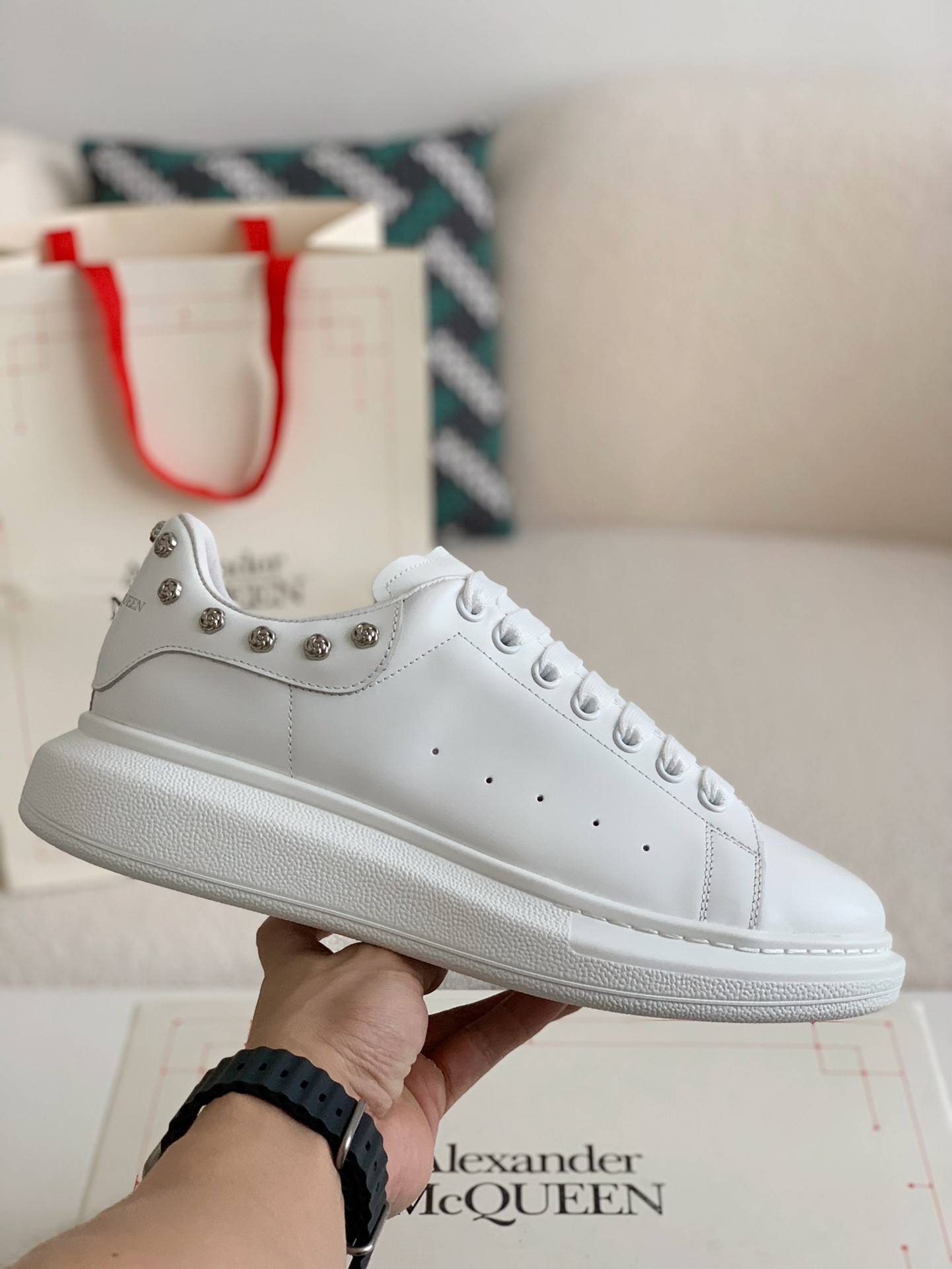 A1exa*der Mcqv*en MQ White Rose nail tail Sneakers