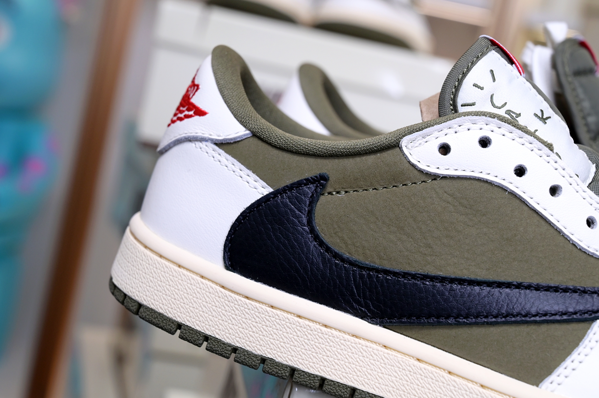 Travis Scott x Jordan Air Jordan 1 Low OG “Medium Olive”