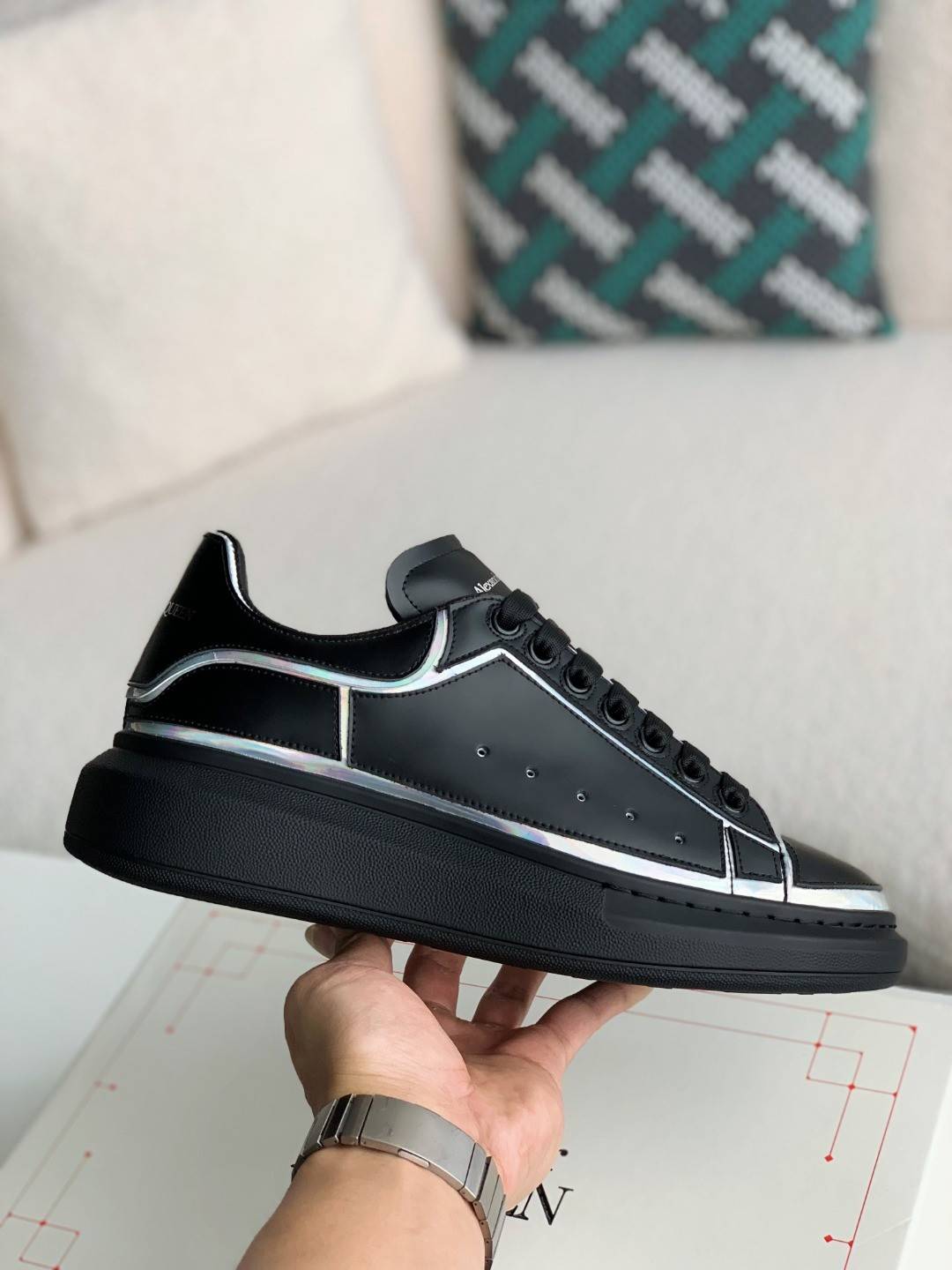 A1exa*der Mcqv*en MQ golden cowhide tail Air cushion bottom Sneakers