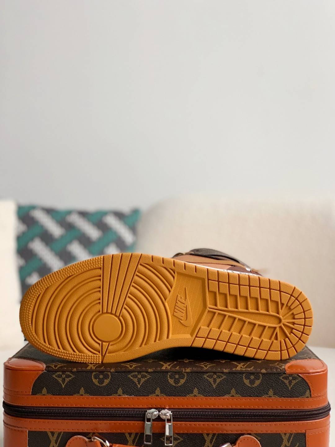 L*V × NIKE AIR FORCE 1 Sneaker High-tops