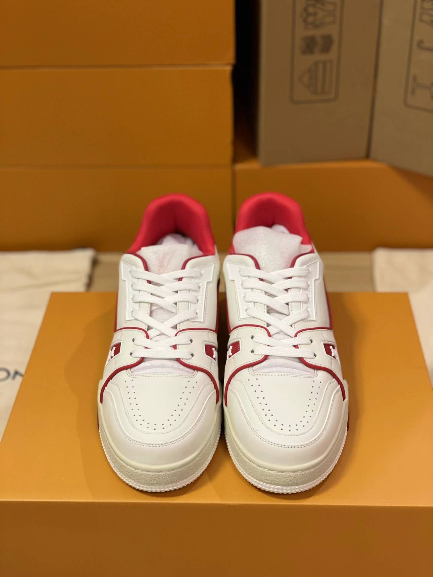 L*V TRAINER 1A9IQ5 Sneakers