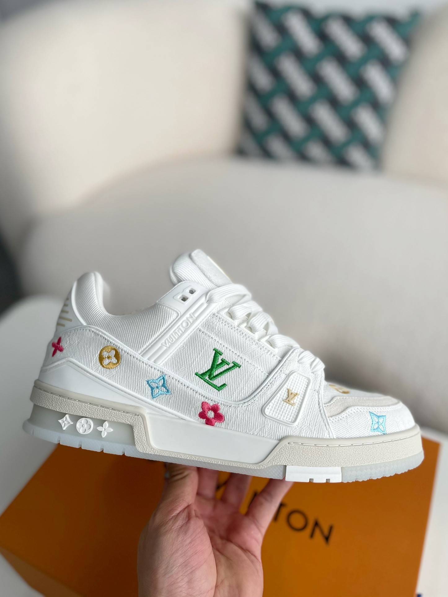 L*V TRAINER SNEAKERS