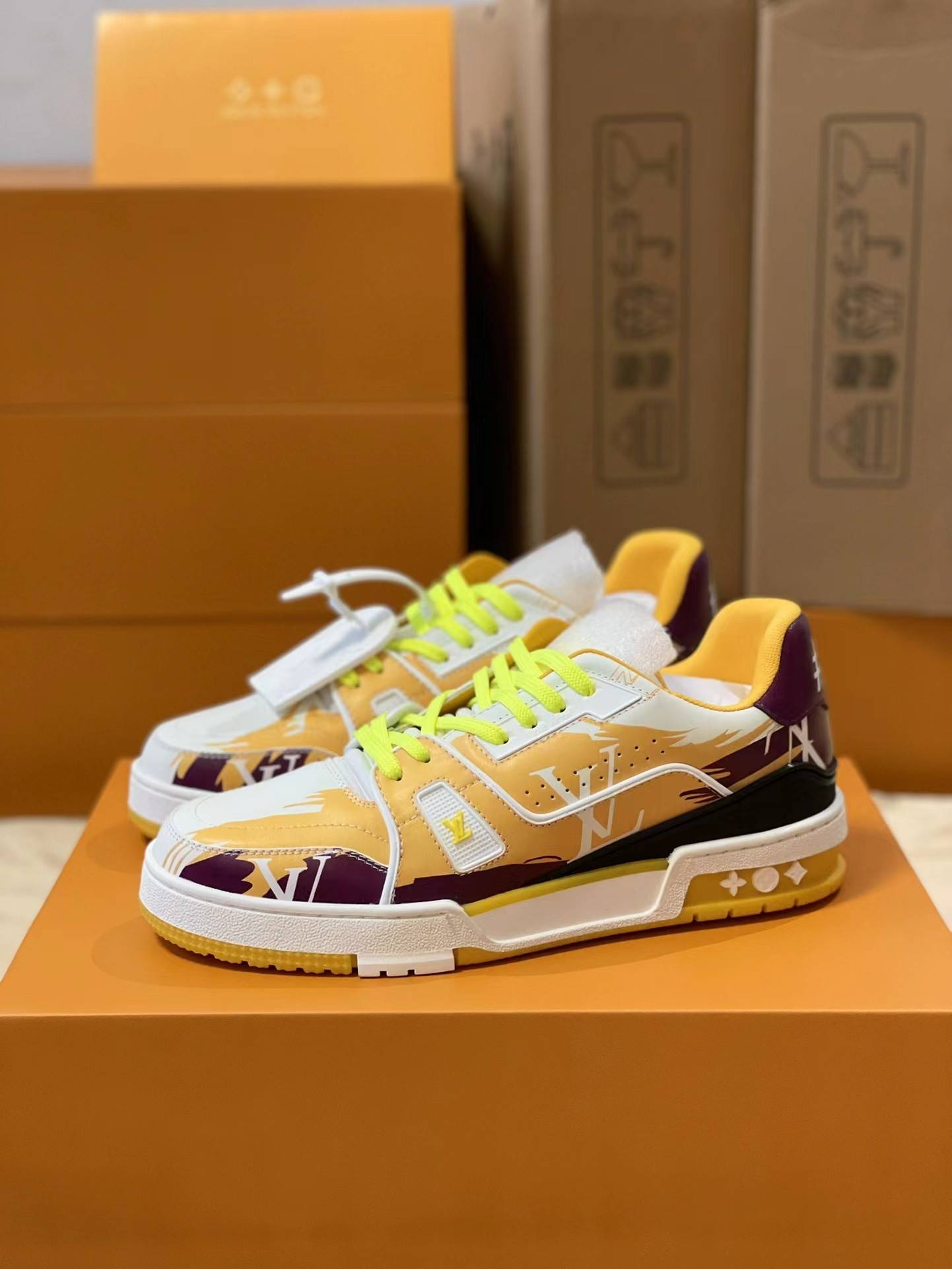 L*V TRAINER 1A9IQ5 Sneakers