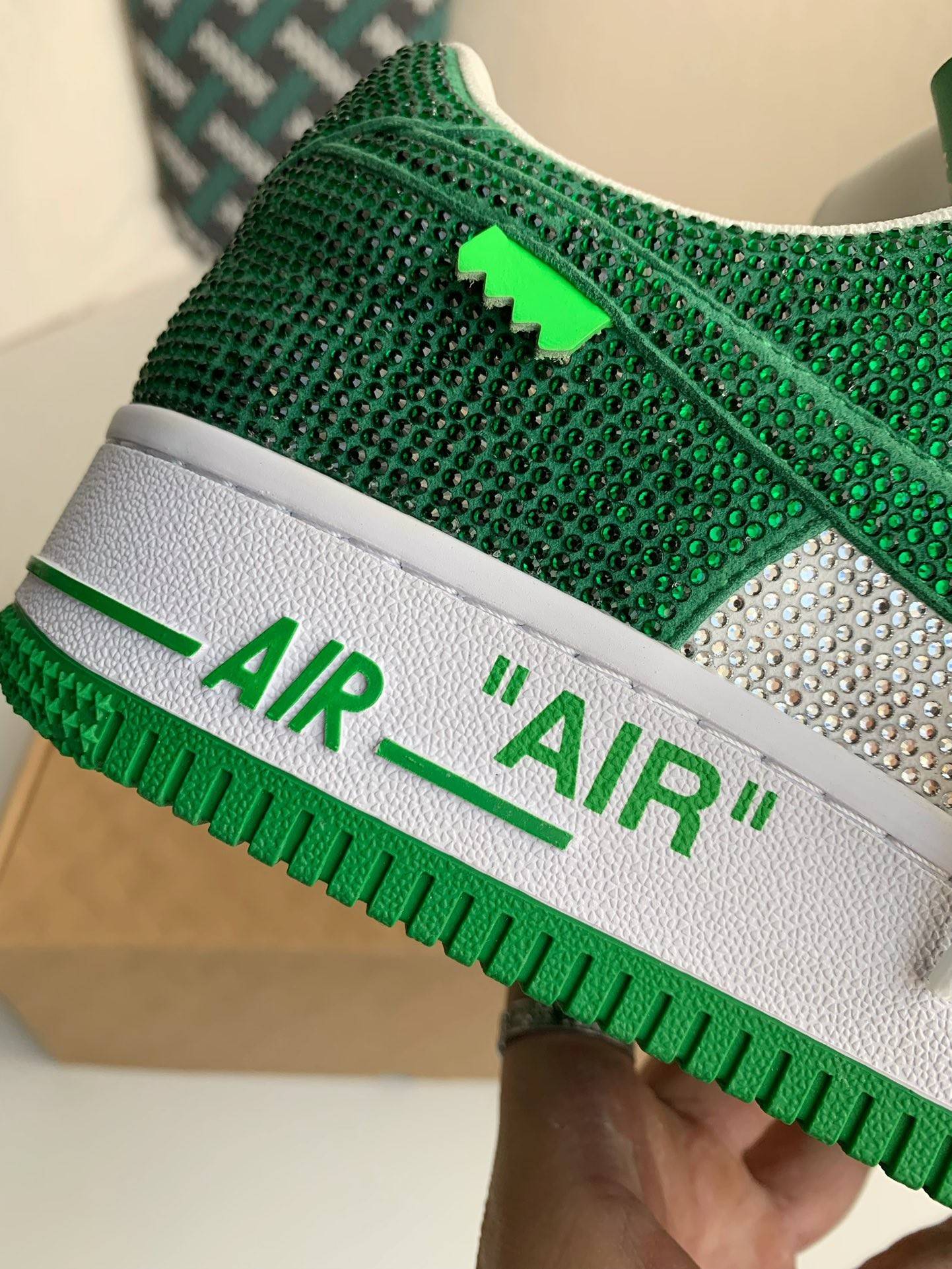 L*V × NIKE AIR FORCE 1 SNEAKER