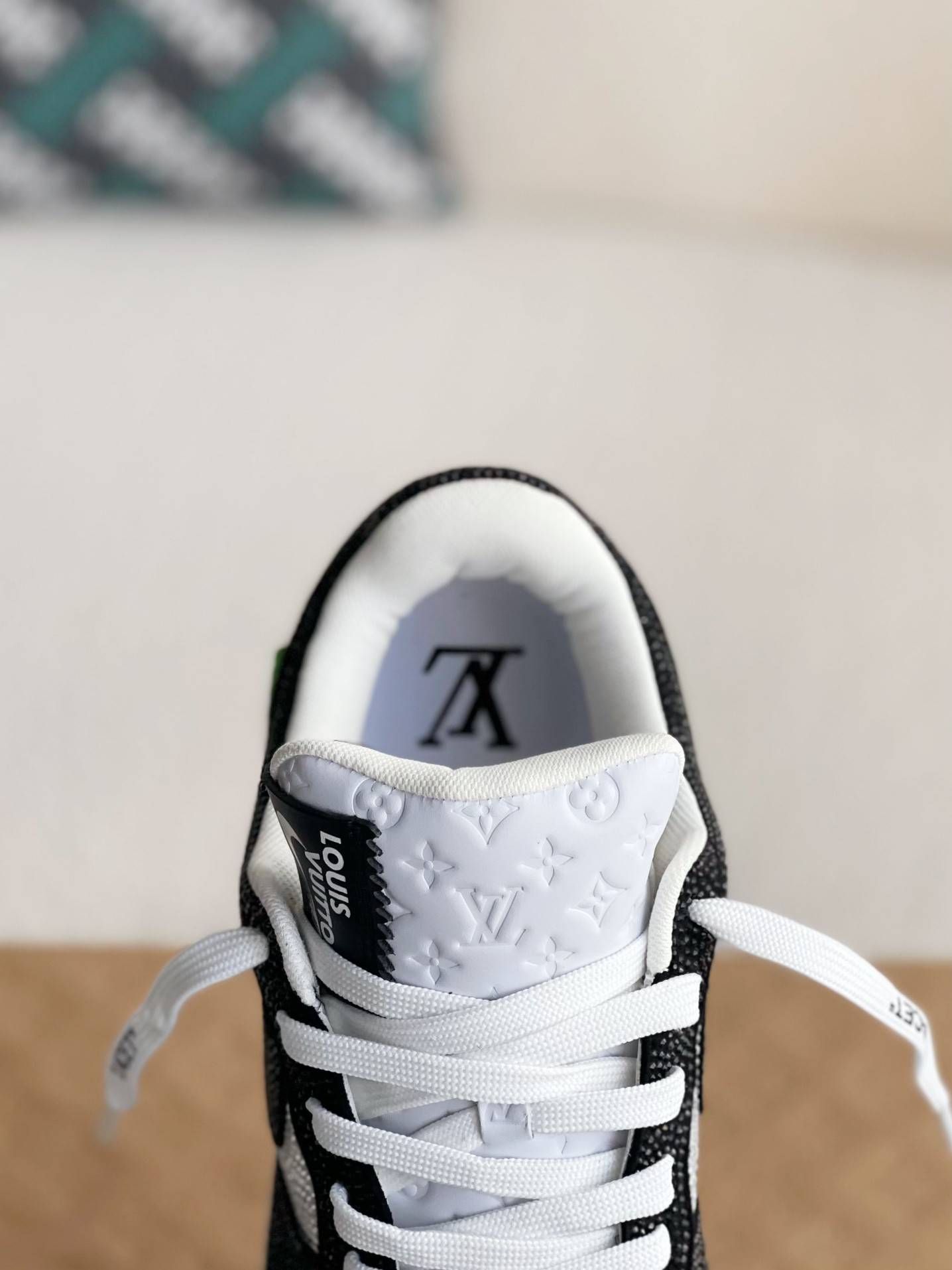 L*V × NIKE AIR FORCE 1 SNEAKER