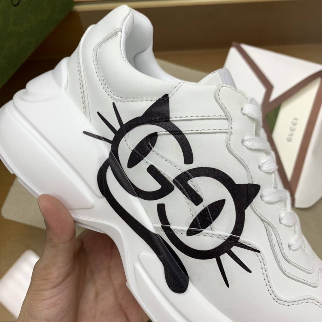 GU*IRetro Clunky Sneaker