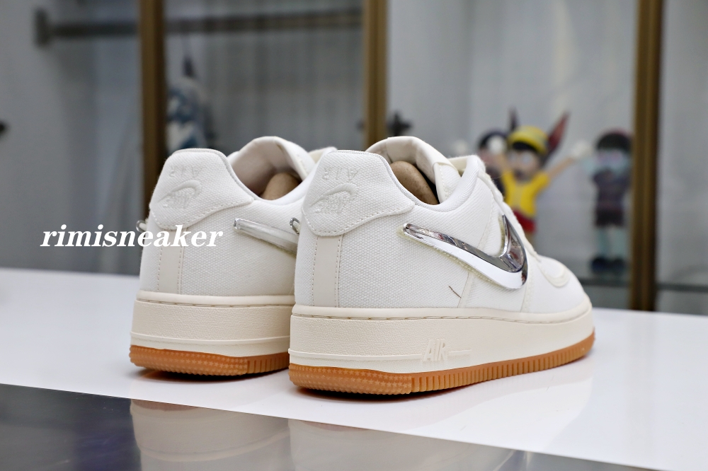 TRAVIS SCOTT X AIR FORCE 1 