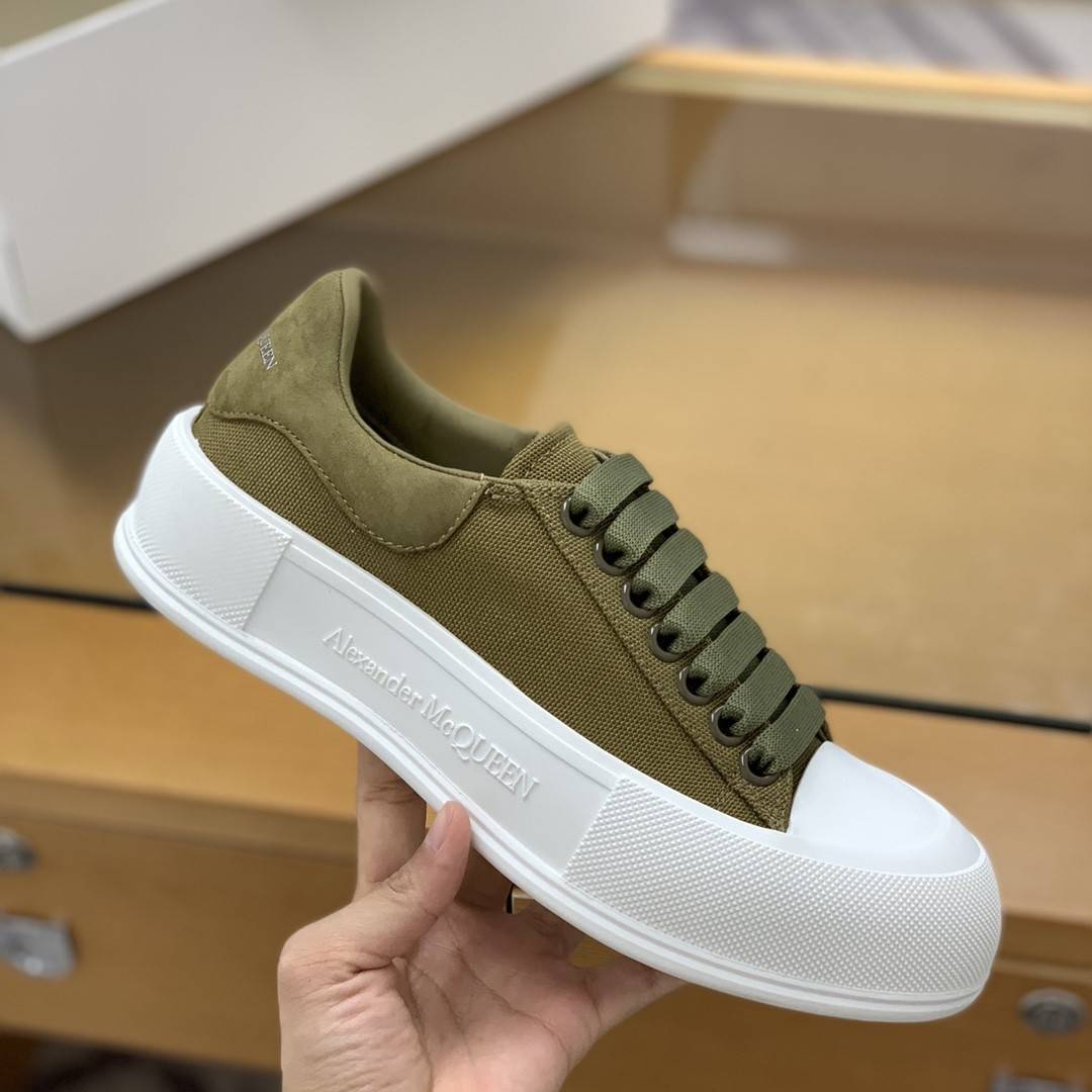A1exa*der Mcqv*en MQ olive green veL*Vet tail Sneakers