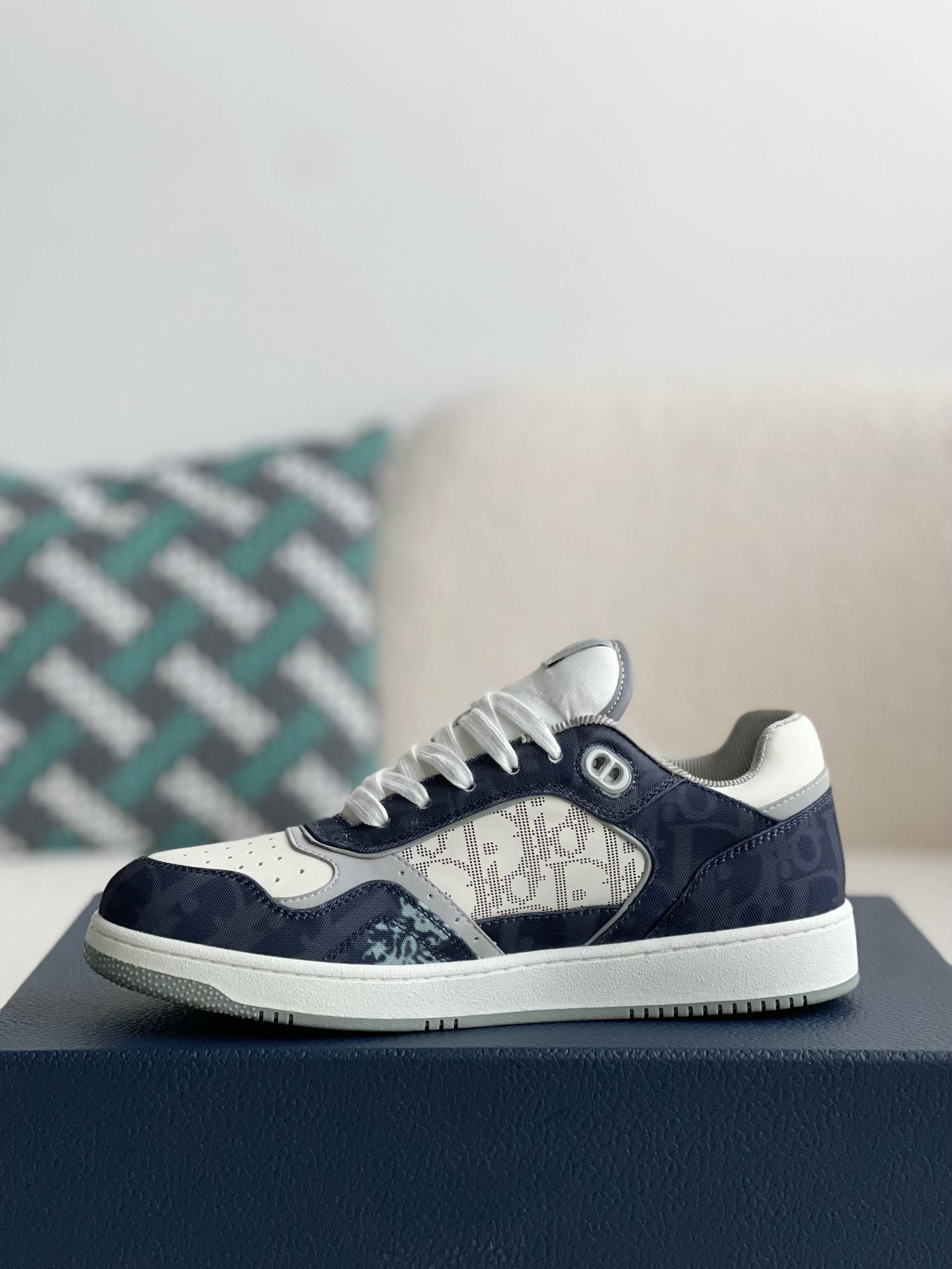 D*OR New B27 Sneaker