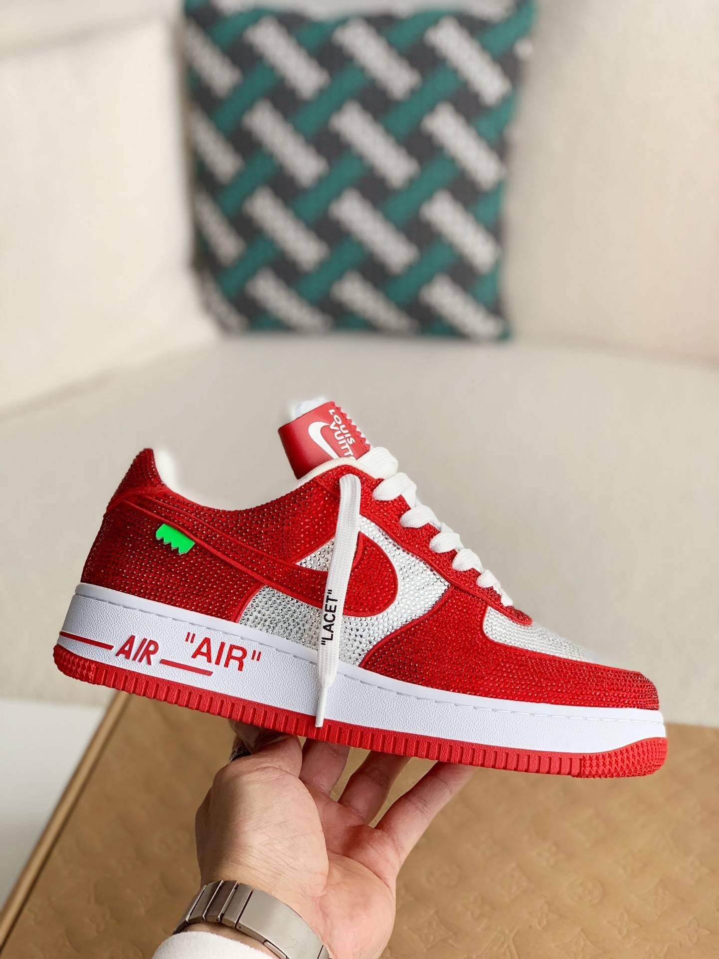 L*V × NIKE AIR FORCE 1 SNEAKER