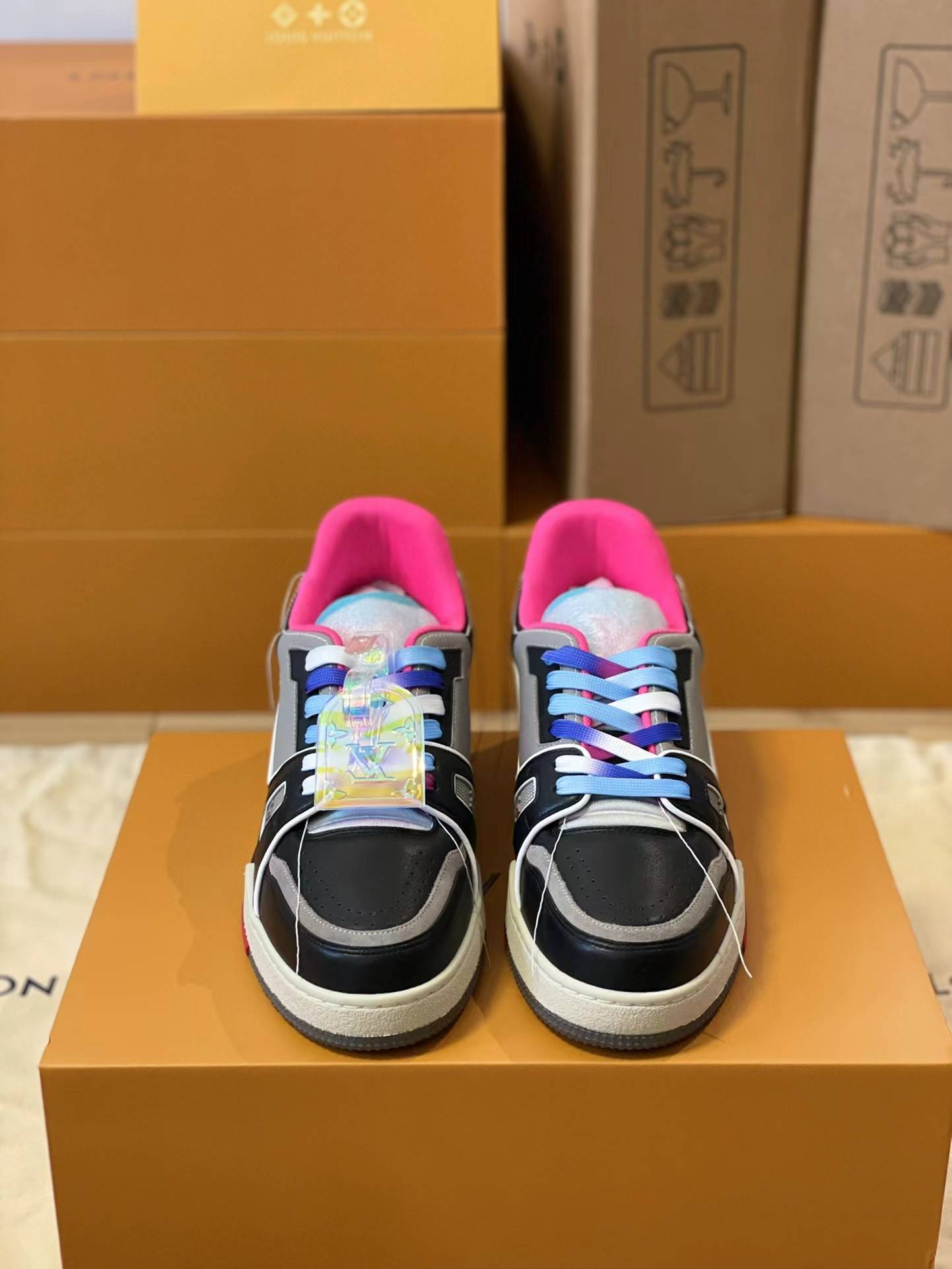 L*V TRAINER 1A9IQ5 Sneakers